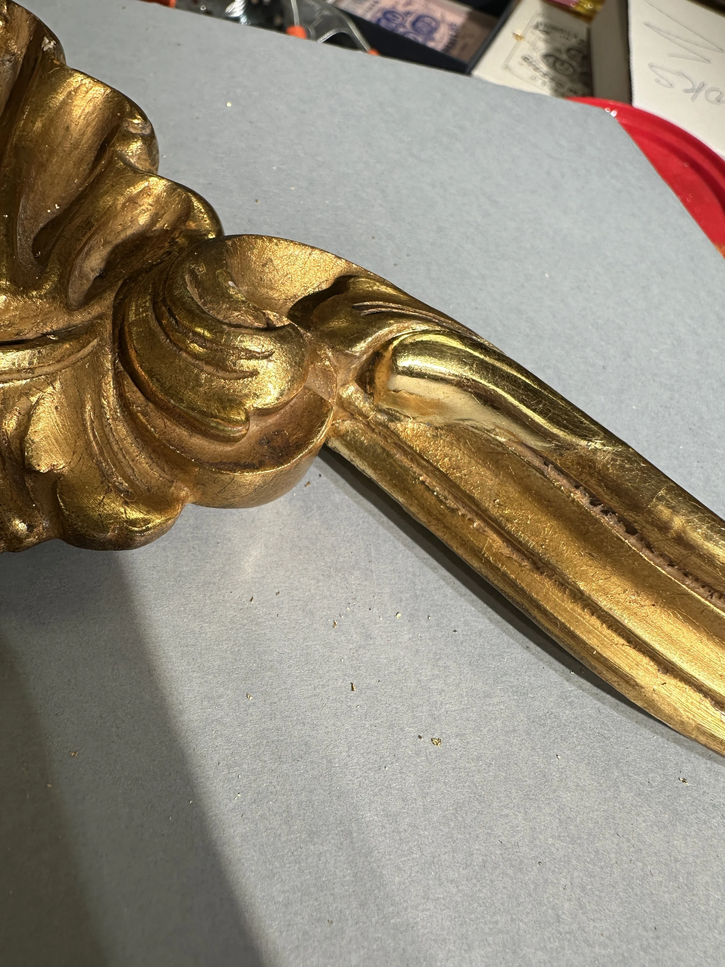 Gilt fill after skewing and gentle burnishing. (Photo: Jennifer Kim)