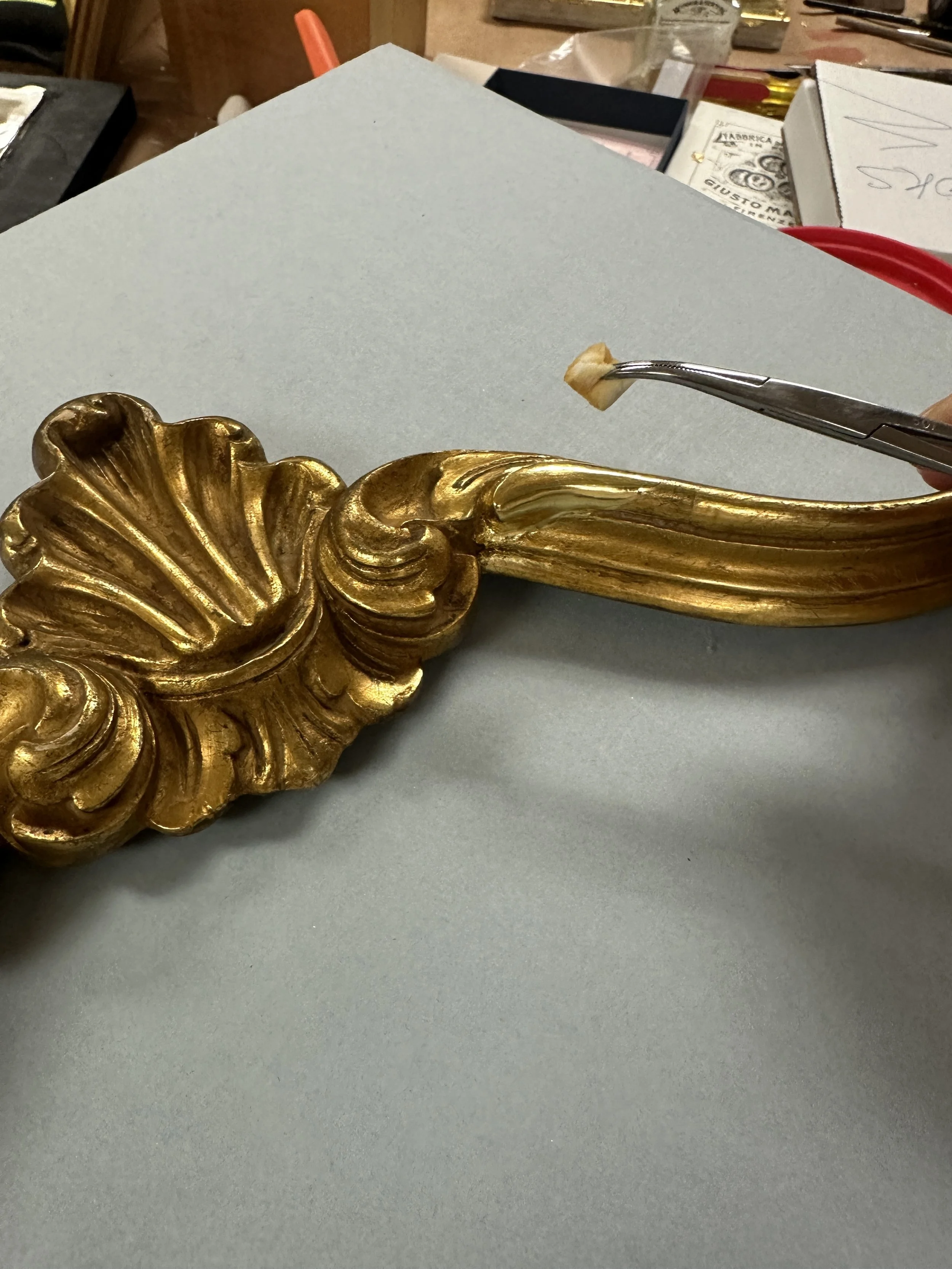 Toning the gilt fill. (Photo: Jennifer Kim)