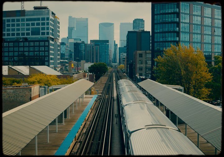 Living in Chicago ➡️

Over the past year I really have gotten a glimpse of Chicago, ive lived on two different ends of the city. One right near the heart of downtown and now out where it&rsquo;s more quiet and peaceful. I have loved both but there ar