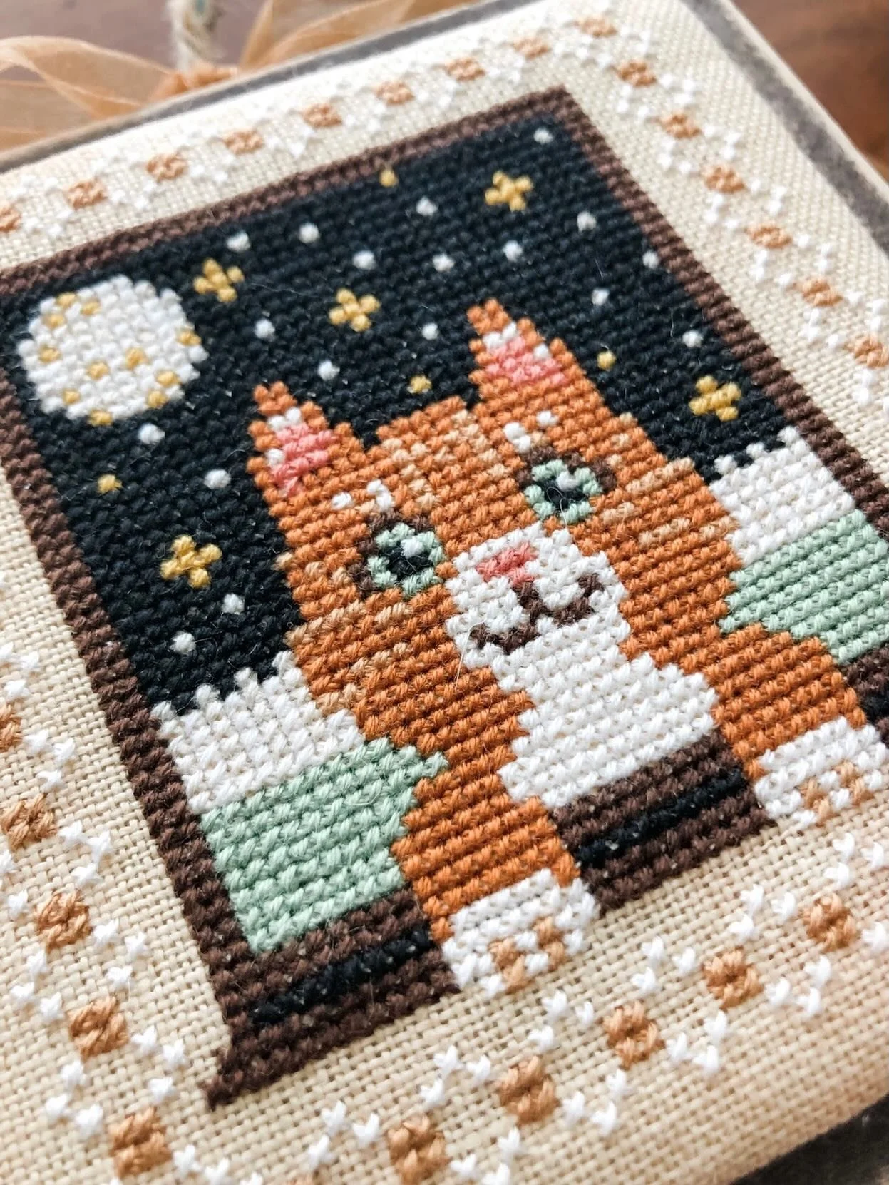 Happy National Cat Day! ๐ ๐‍โฌ ♥๏ธ♥๏ธ♥๏ธ
This is one of my earlier designs, from way back in 2021, naturally inspired by my kitty, Boo. Do you have a cat or two in your life who you’re celebrating today (and everyday!)?