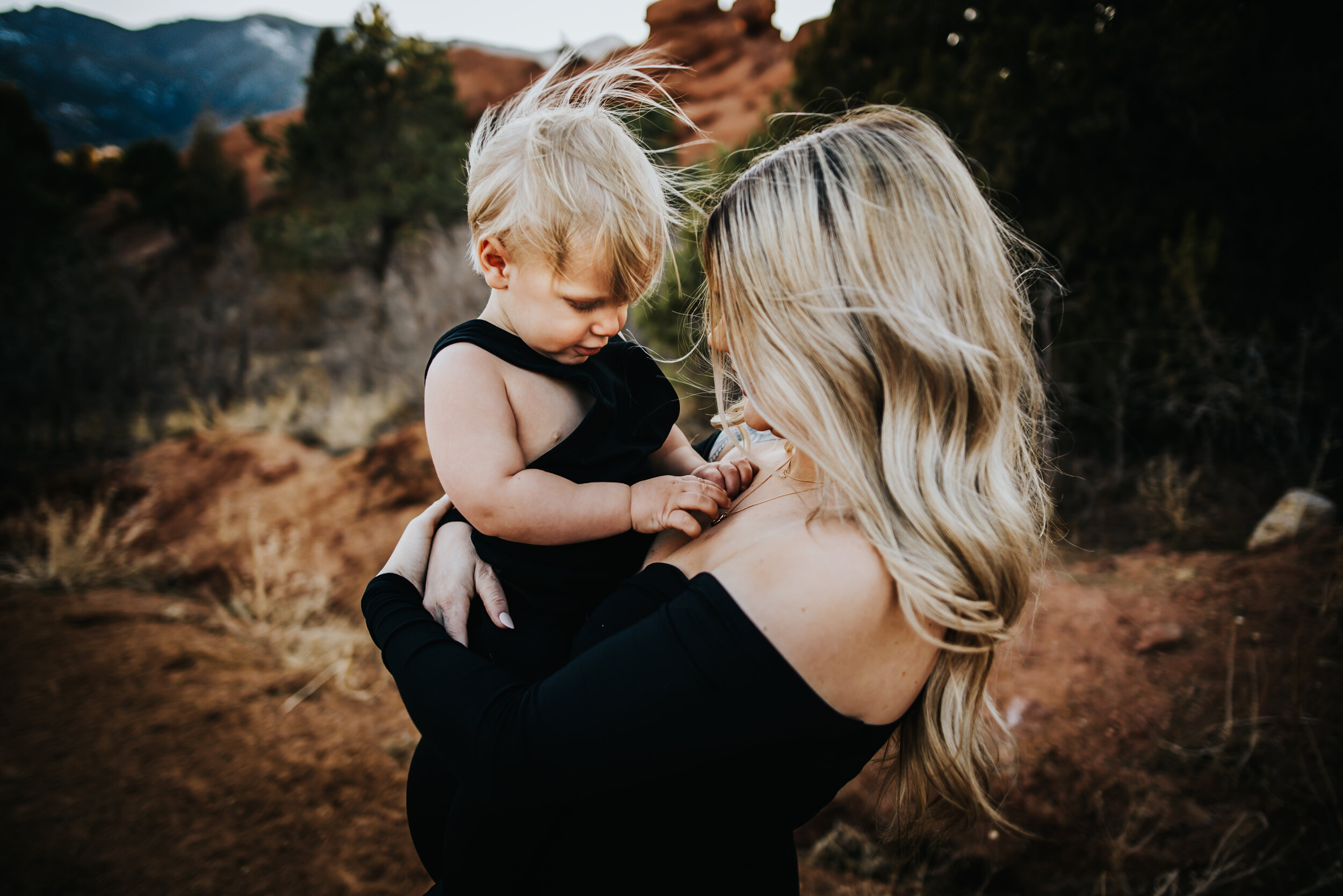 Kaitlyn Petersen Maternity Sesson Colorado Springs Sunset Pikes Peak Wild Prairie Photography-5-2021.jpg