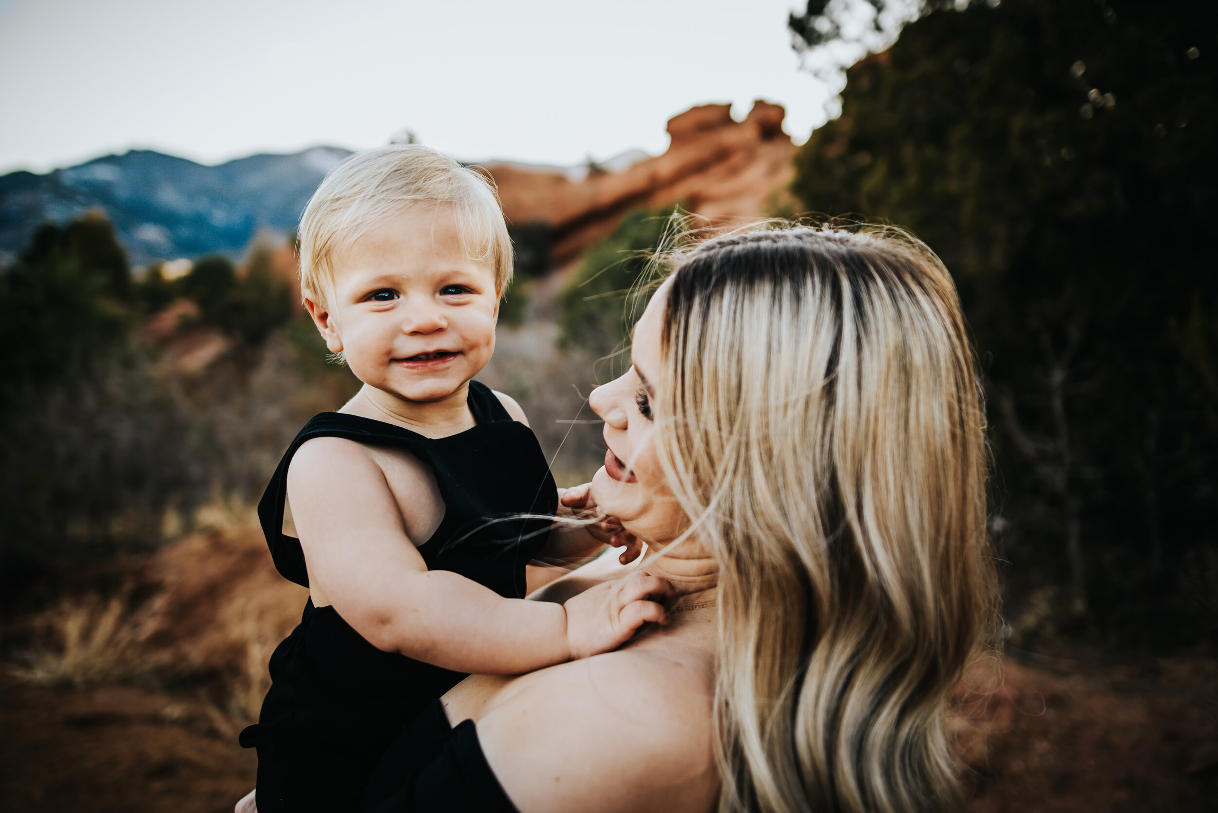 Kaitlyn Petersen Maternity Sesson Colorado Springs Sunset Pikes Peak Wild Prairie Photography-10-2021.jpg