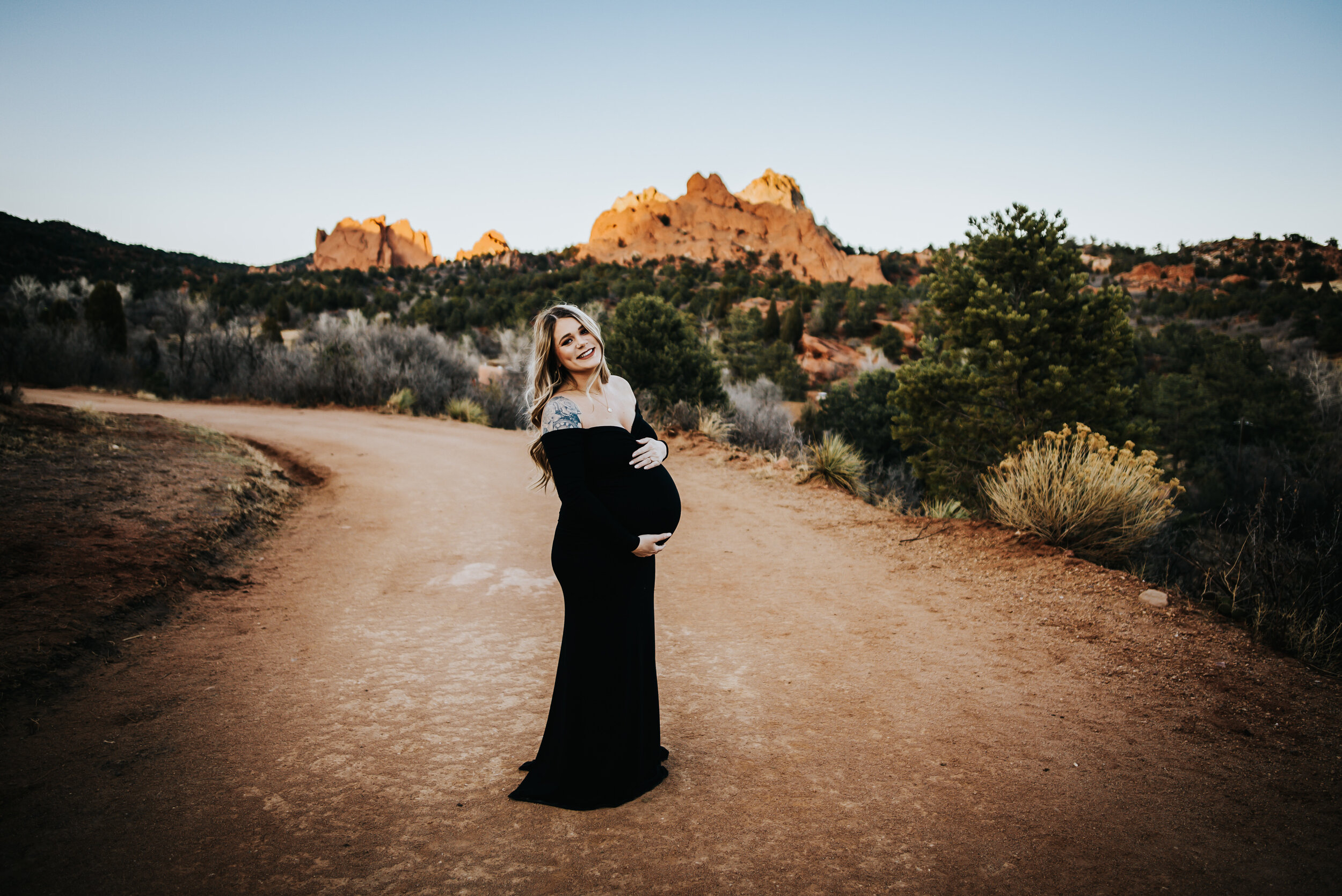 Kaitlyn Petersen Maternity Sesson Colorado Springs Sunset Pikes Peak Wild Prairie Photography-20-2021.jpg