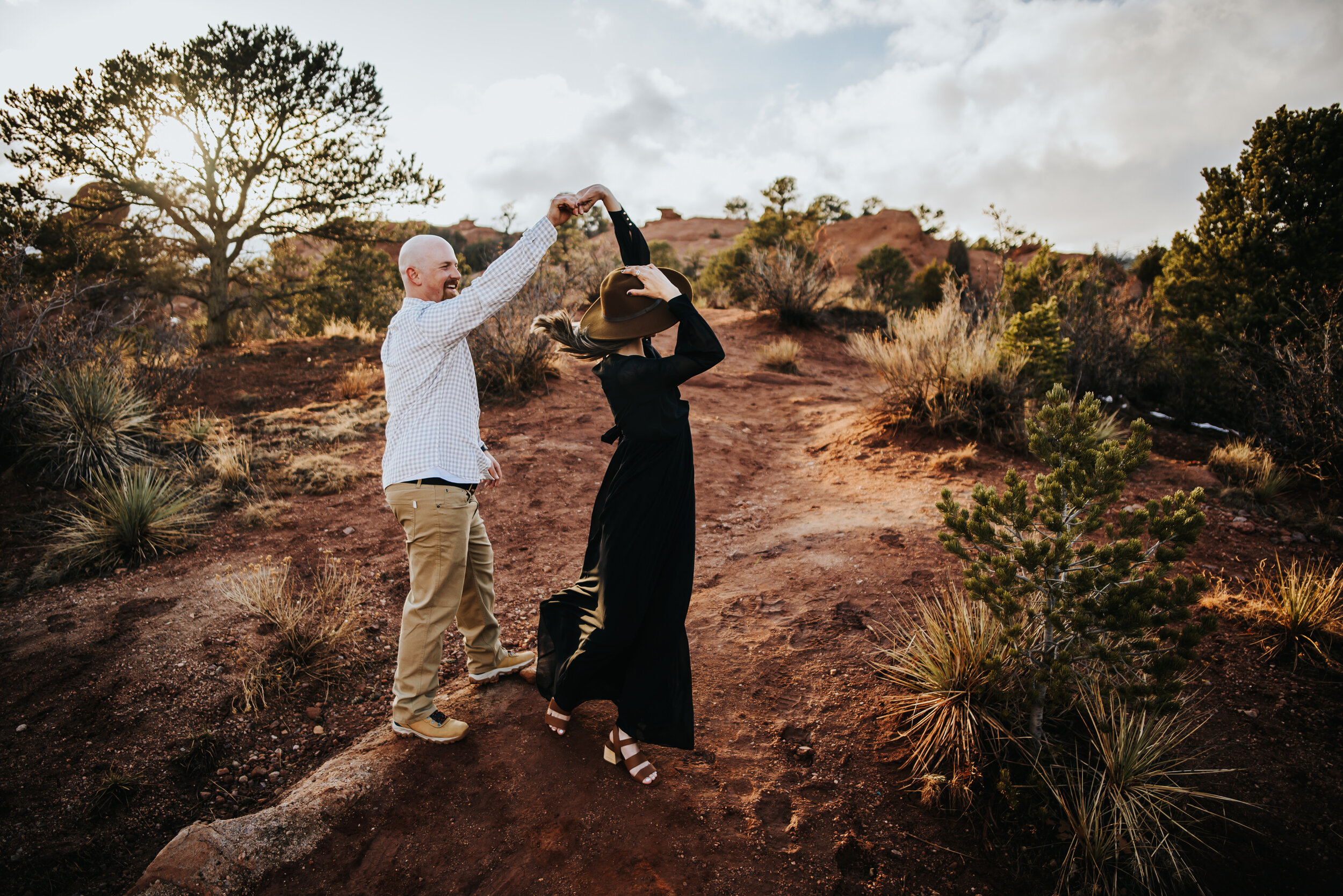 Stephanie Roesner Couples Sesson Colorado Springs Sunset Garden of the Gods Wild Prairie Photography-2-2021.jpg