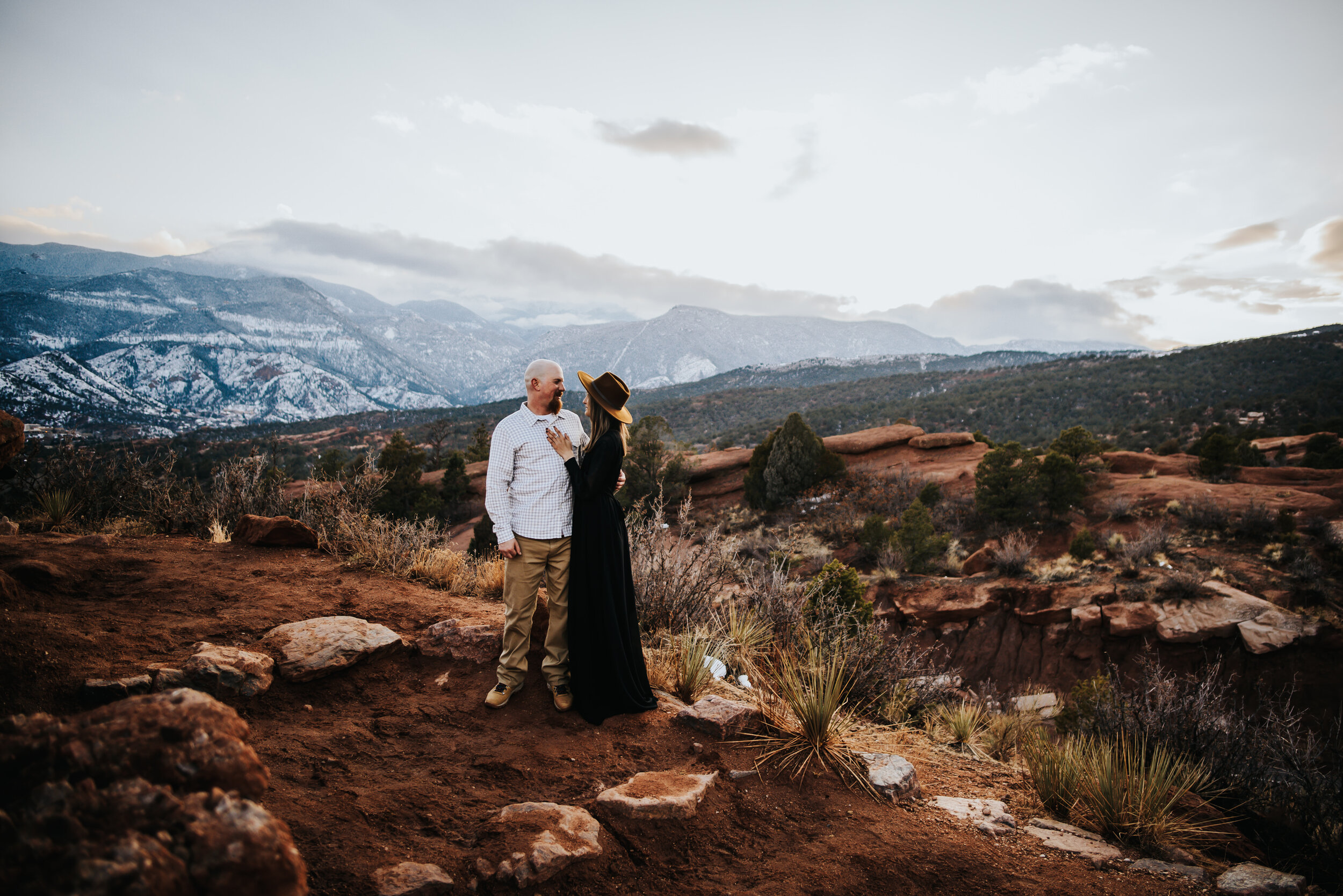 Stephanie Roesner Couples Sesson Colorado Springs Sunset Garden of the Gods Wild Prairie Photography-16-2021.jpg