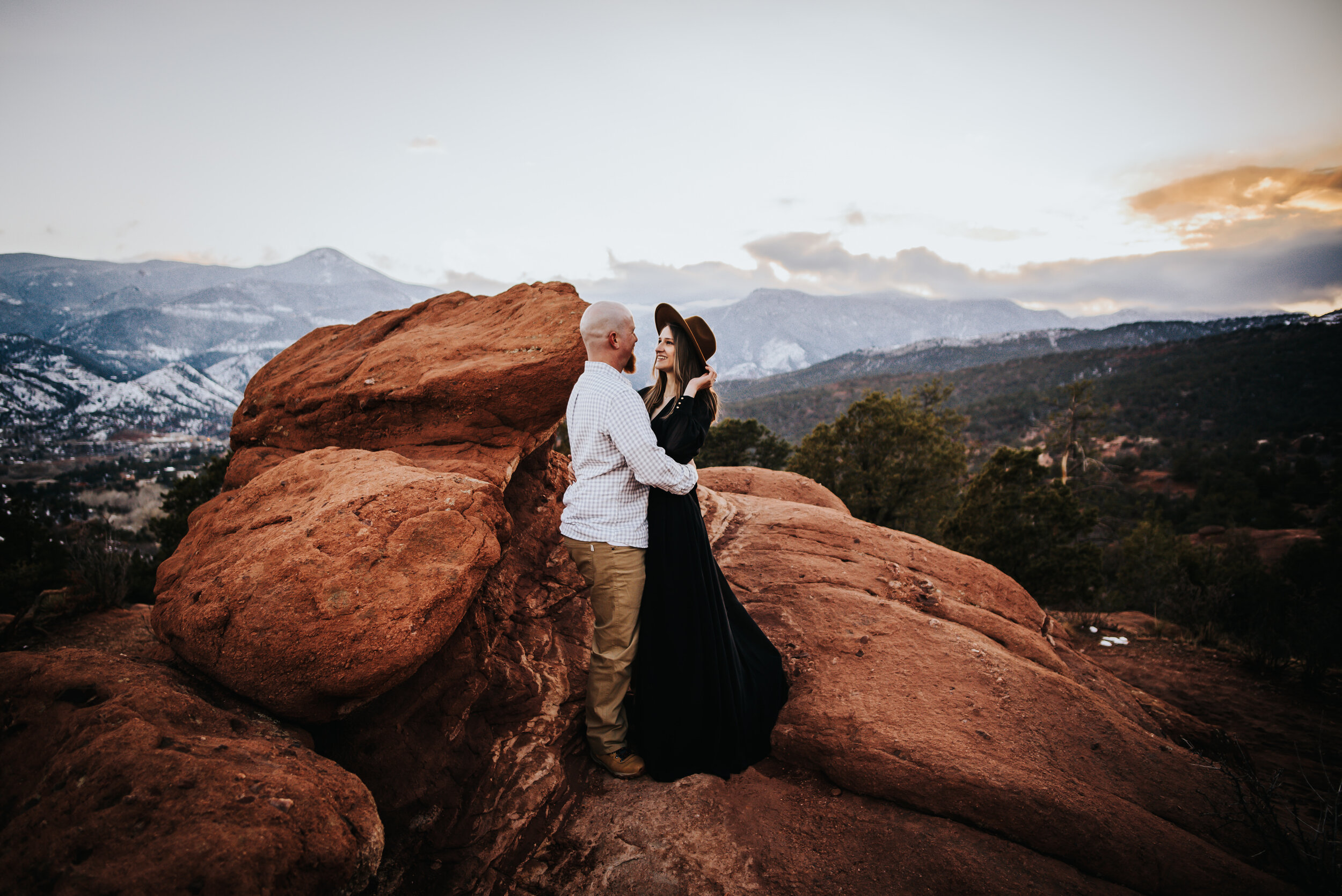 Stephanie Roesner Couples Sesson Colorado Springs Sunset Garden of the Gods Wild Prairie Photography-21-2021.jpg