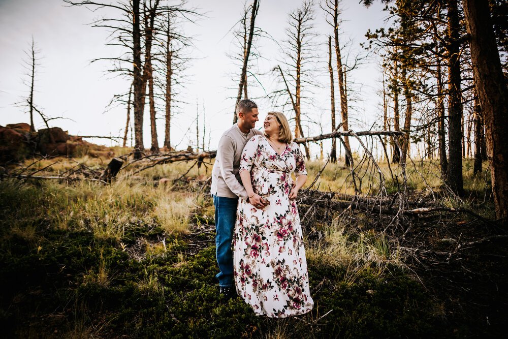 Lauran+Thomas+Maternity+Session+Colorado+Springs+Colorado+Sunset+Pikes+Peak+Rampart+Range+Husband+Wife+Pregnancy+Wild+Prairie+Photography-15-2020.jpeg