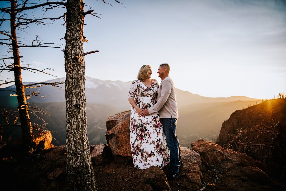 Lauran+Thomas+Maternity+Session+Colorado+Springs+Colorado+Sunset+Pikes+Peak+Rampart+Range+Husband+Wife+Pregnancy+Wild+Prairie+Photography-19-2020.jpeg