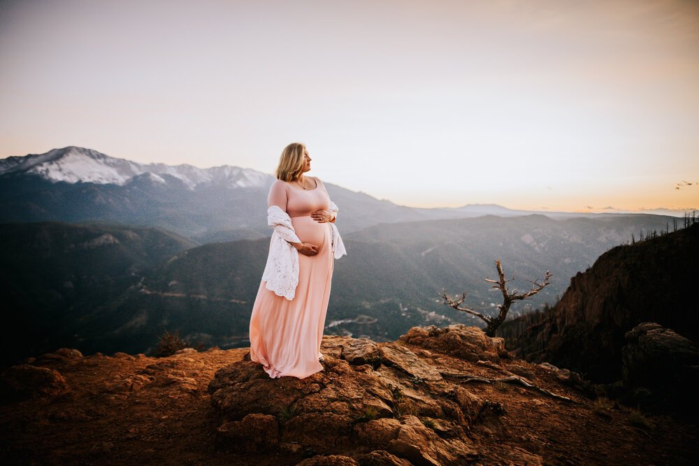 Lauran+Thomas+Maternity+Session+Colorado+Springs+Colorado+Sunset+Pikes+Peak+Rampart+Range+Husband+Wife+Pregnancy+Wild+Prairie+Photography-25-2020.jpeg