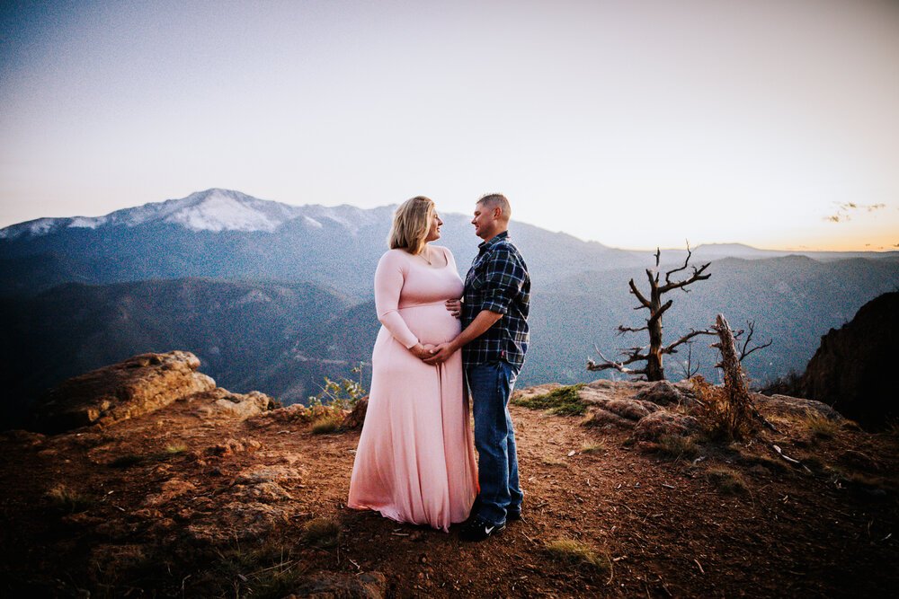 Lauran+Thomas+Maternity+Session+Colorado+Springs+Colorado+Sunset+Pikes+Peak+Rampart+Range+Husband+Wife+Pregnancy+Wild+Prairie+Photography-28-2020.jpeg