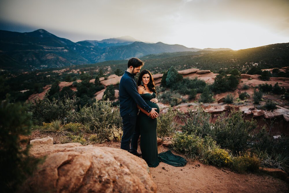 Mallory+and+Brian+Maternity+Session+Colorado+Springs+Colorado+Sunset+Garden+of+the+Gods+Mountain+View+Mother+Father+Daugher+Son+Twins+Pregnancy+Wild+Prairie+Photography-14-2020.jpeg