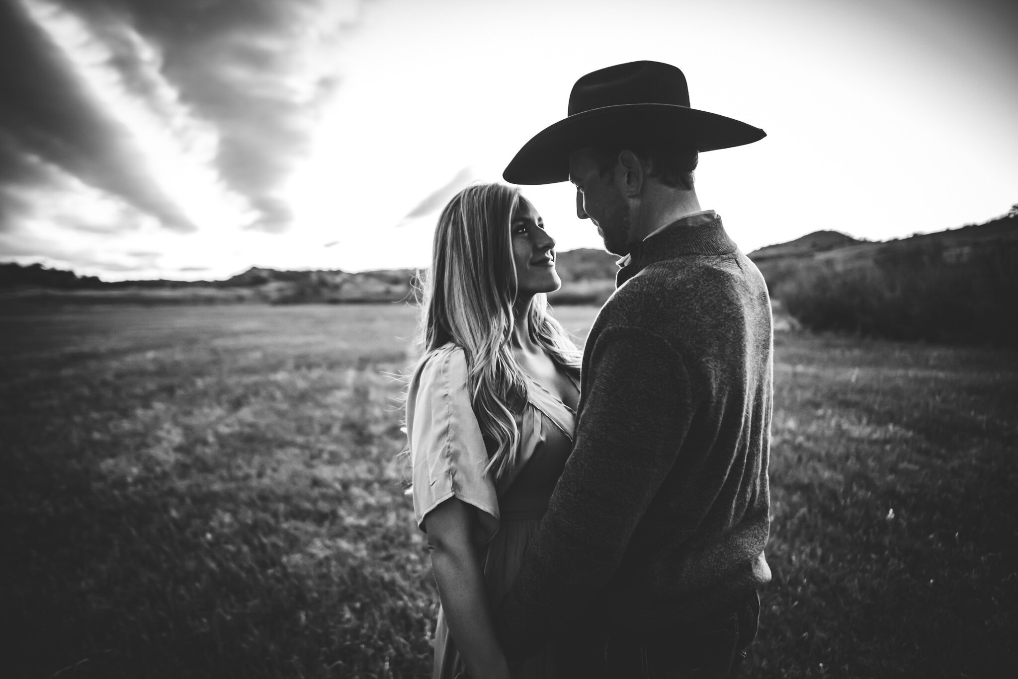 Shelby+and+Brady+Engagement+Session+Cheyenne+Wyoming+Sunset+Water+Fields+Rocks+Nature+Colorado+Photographer+Wild+Prairie+Photography-41-2020.jpeg