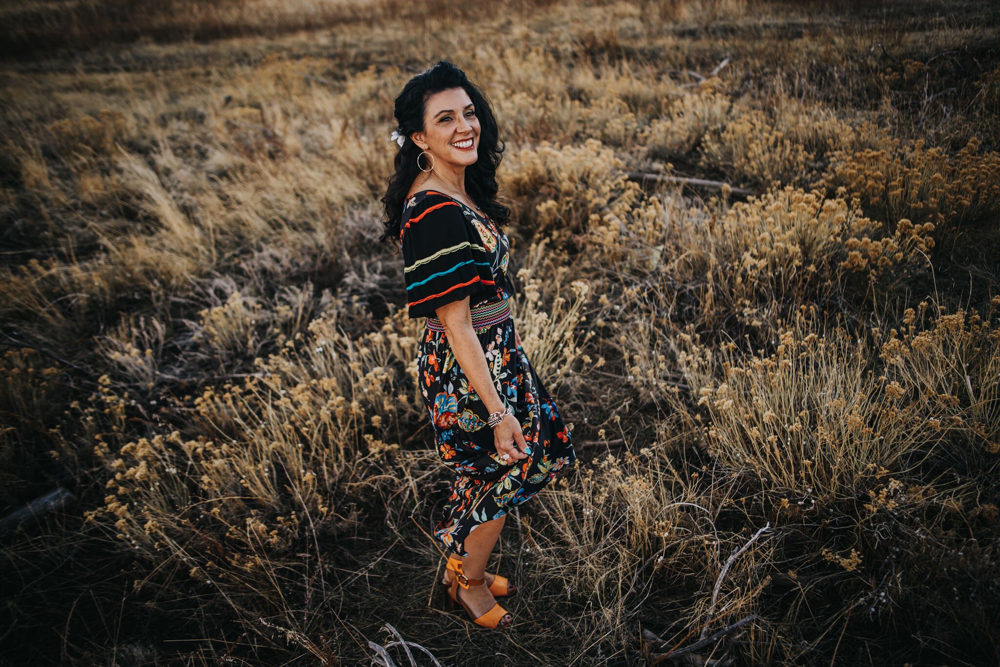 Celi+Turner+Headshots+Colorado+Springs+Colorado+Sunset+Mountains+Field+Woman+Wild+Prairie+Photography-11-2020.jpeg