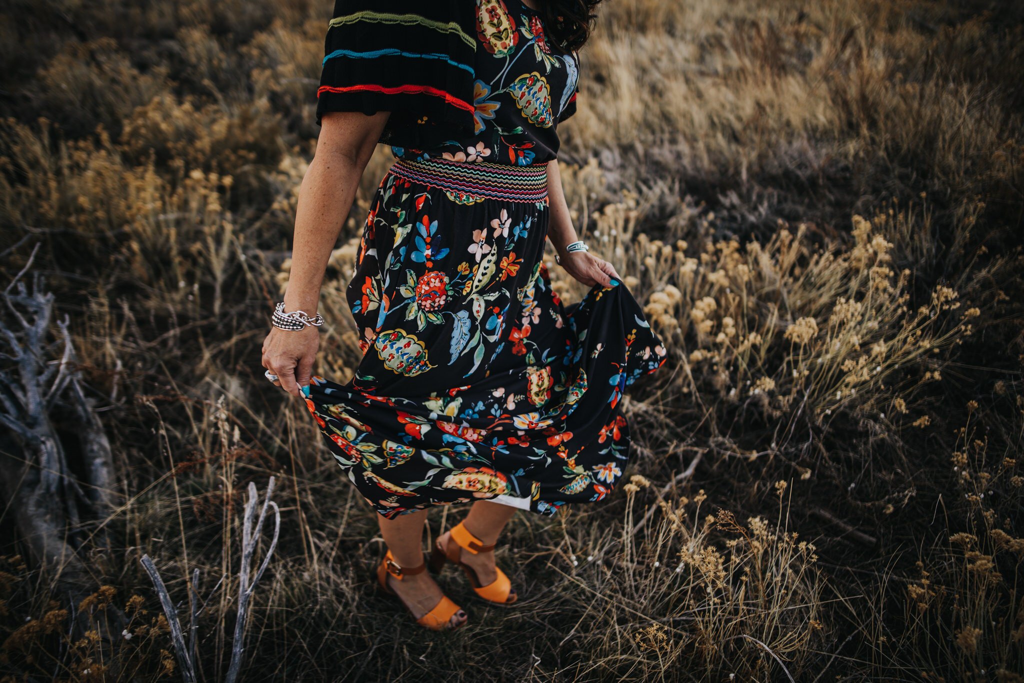Celi+Turner+Headshots+Colorado+Springs+Colorado+Sunset+Mountains+Field+Woman+Wild+Prairie+Photography-12-2020.jpeg
