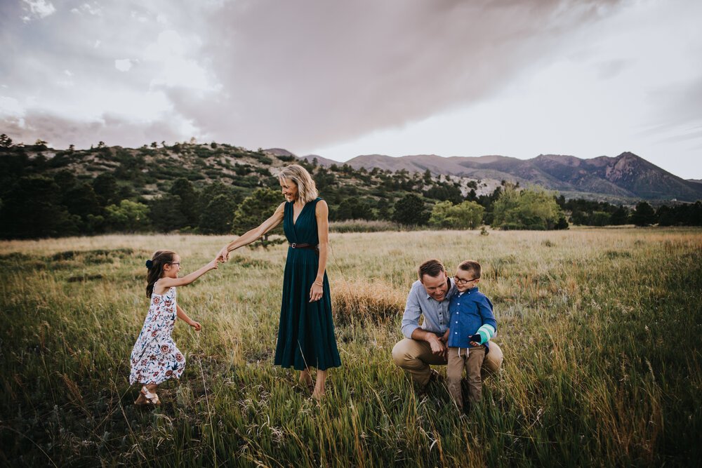 Leslie+Platz+Family+Session+Colorado+Springs+Colorado+Sunset+Ute+Valley+Park+Mountain+Views+Fields+Mother+Father+Son+Daughter+Wild+Prairie+Photography-02-2020.jpeg