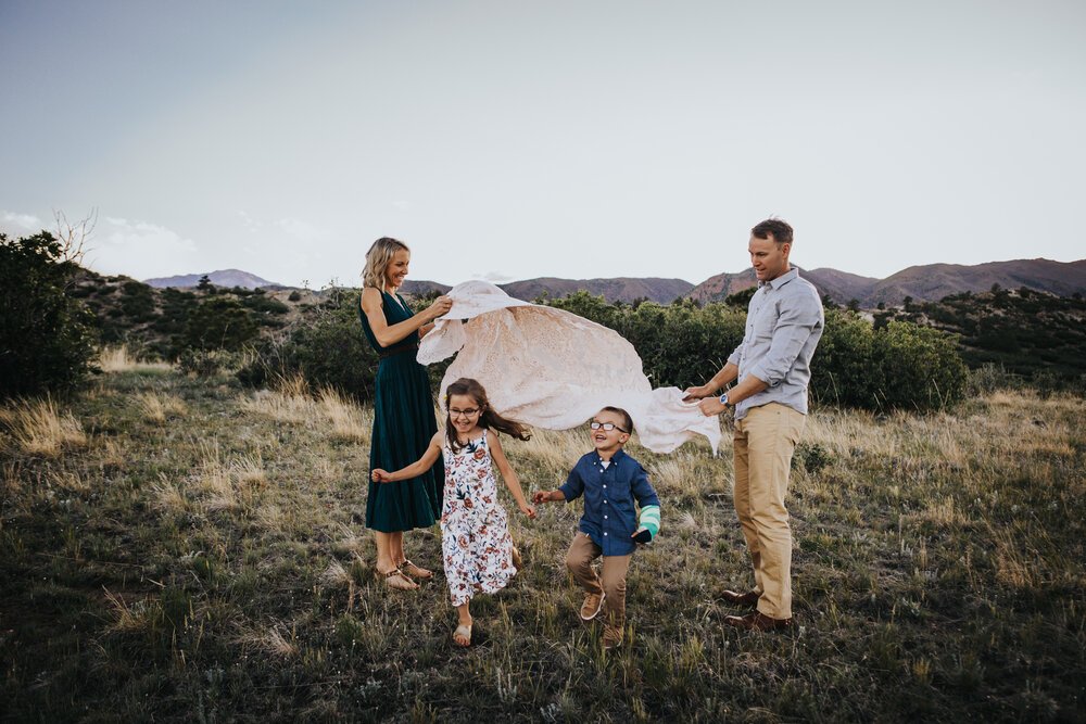 Leslie+Platz+Family+Session+Colorado+Springs+Colorado+Sunset+Ute+Valley+Park+Mountain+Views+Fields+Mother+Father+Son+Daughter+Wild+Prairie+Photography-29-2020.jpeg
