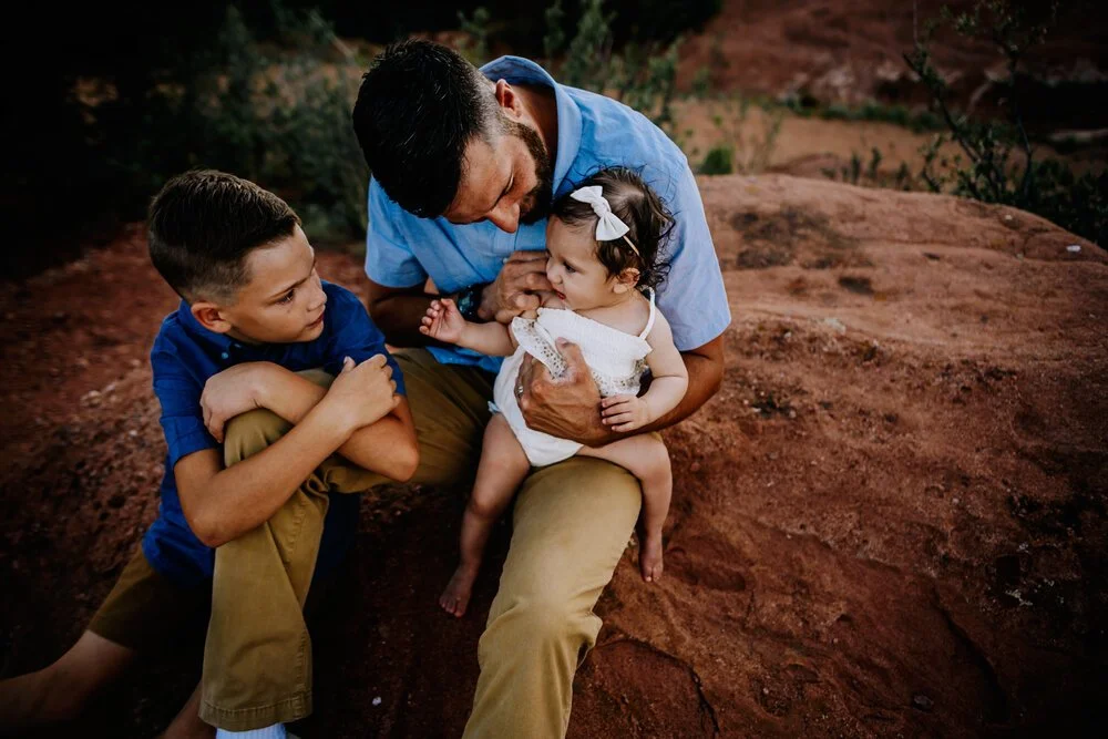 LeAnna+Hinckley+Family+Session+Colorado+Springs+Colorado+Sunset+Mountain+View+Garden+of+the+Gods+Mother+Father+Children+Wild+Prairie+Photography-04-2020.jpeg