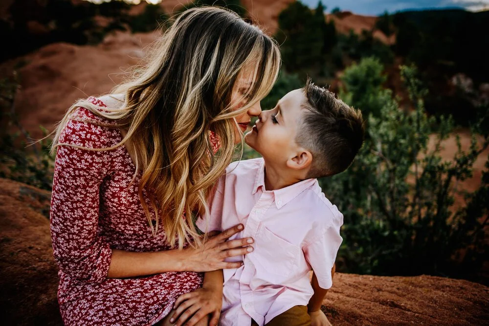 LeAnna+Hinckley+Family+Session+Colorado+Springs+Colorado+Sunset+Mountain+View+Garden+of+the+Gods+Mother+Father+Children+Wild+Prairie+Photography-06-2020.jpeg