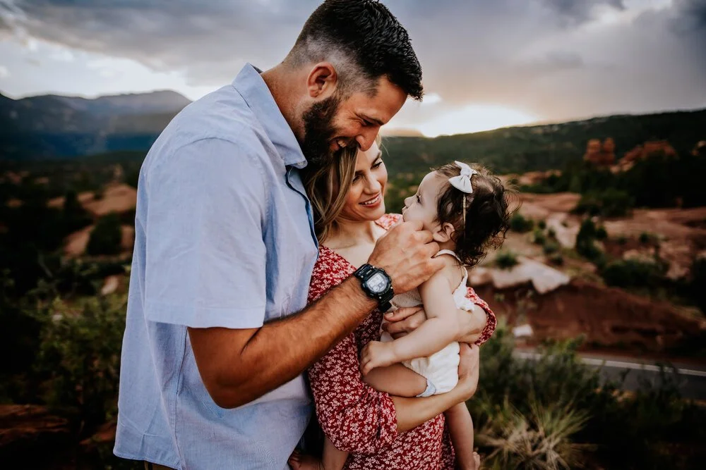 LeAnna+Hinckley+Family+Session+Colorado+Springs+Colorado+Sunset+Mountain+View+Garden+of+the+Gods+Mother+Father+Children+Wild+Prairie+Photography-16-2020.jpeg