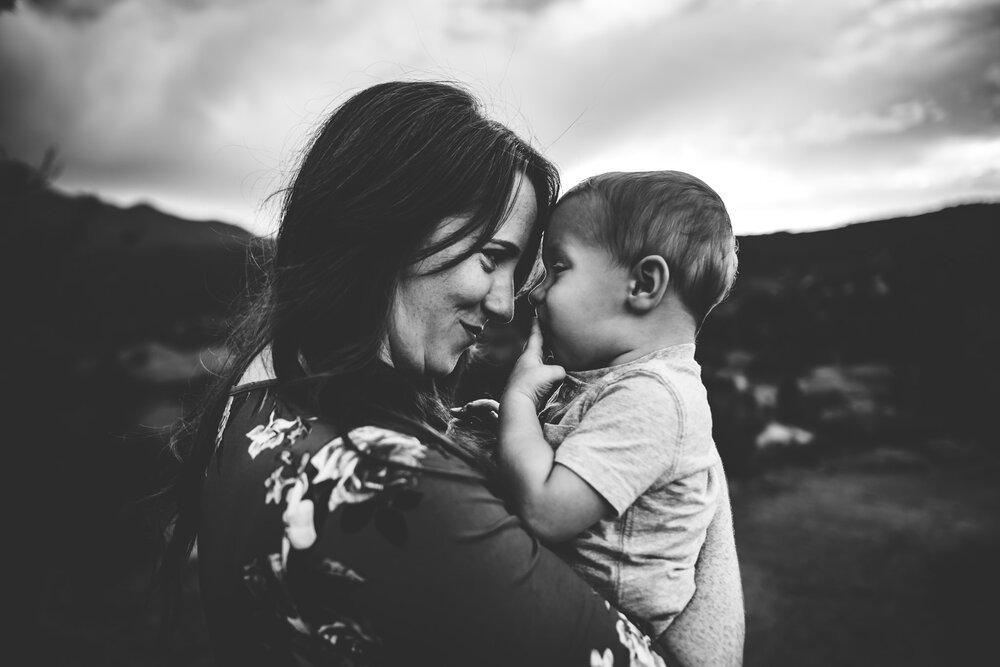Makenna+Holmes+Family+Session+Colorado+Springs+Colorado+Sunset+Garden+of+the+Gods+Mountain+View+Mother+Father+Daugher+Wild+Prairie+Photography-27-2020.jpeg