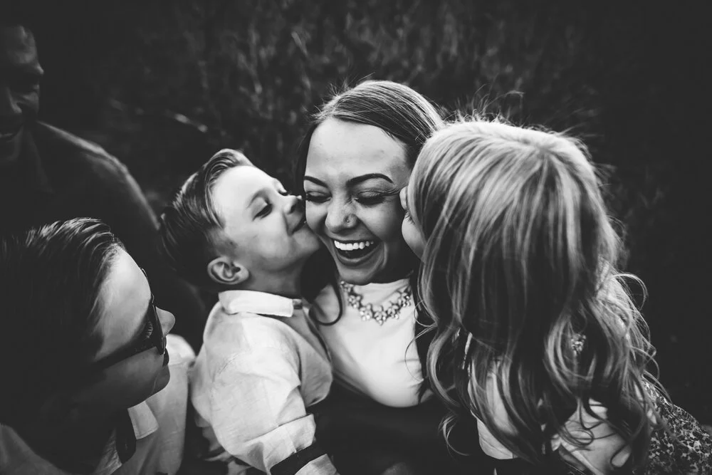 Agata+Przystupa+Family+Session+Colorado+Springs+Colorado+Cheyenne+Canyon+Mom+Dad+Daughter+Sons+Daughter+Sunset+Mountains+Fields+Trees+Wild+Prairie+Photography-8-2020.jpeg