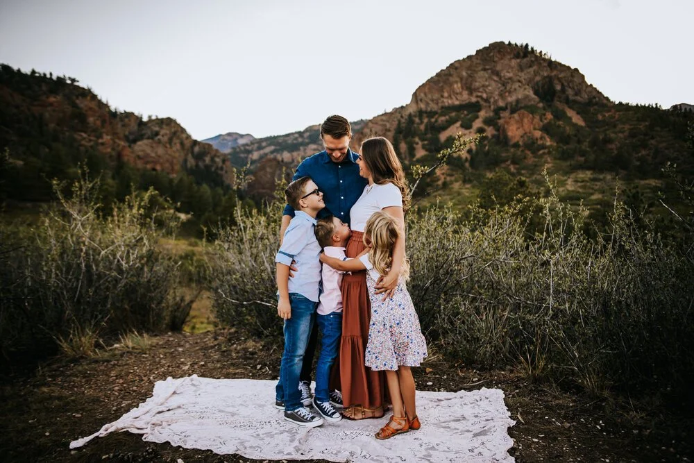 Agata+Przystupa+Family+Session+Colorado+Springs+Colorado+Cheyenne+Canyon+Mom+Dad+Daughter+Sons+Daughter+Sunset+Mountains+Fields+Trees+Wild+Prairie+Photography-11-2020.jpeg