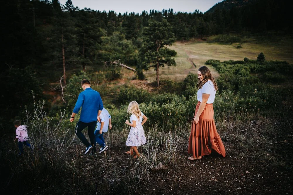 Agata+Przystupa+Family+Session+Colorado+Springs+Colorado+Cheyenne+Canyon+Mom+Dad+Daughter+Sons+Daughter+Sunset+Mountains+Fields+Trees+Wild+Prairie+Photography-13-2020.jpeg