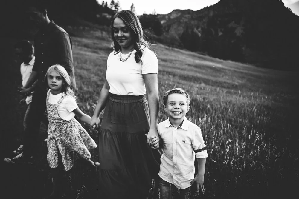 Agata+Przystupa+Family+Session+Colorado+Springs+Colorado+Cheyenne+Canyon+Mom+Dad+Daughter+Sons+Daughter+Sunset+Mountains+Fields+Trees+Wild+Prairie+Photography-19-2020.jpeg
