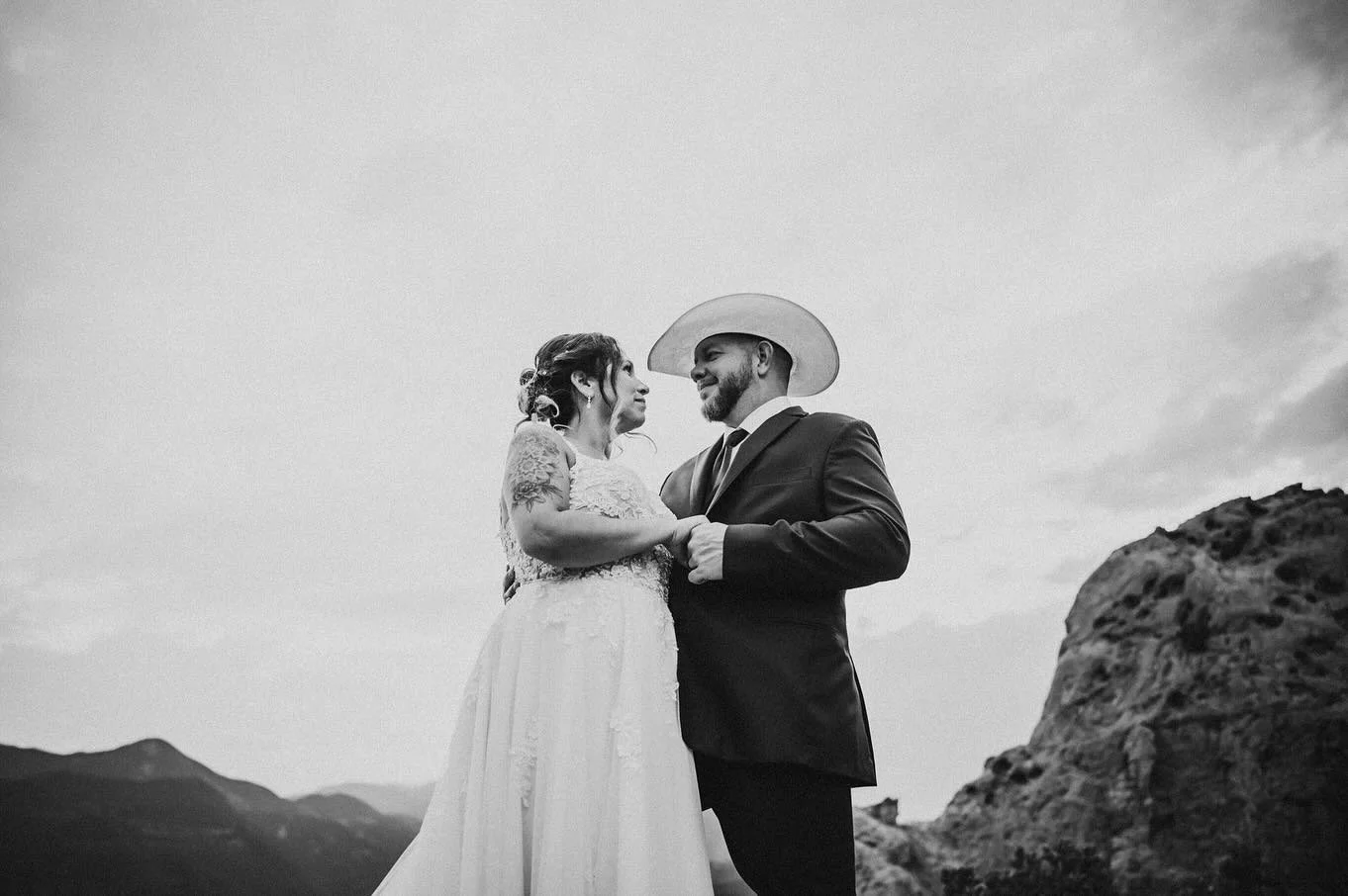 When Barbara and Garrett planned their Garden of the Gods elopement, they knew it had to be more than a ceremony, it had to be about family.

With their kids at their side, loved ones gathered close, and the incredible Candace of @woodsandthewild off