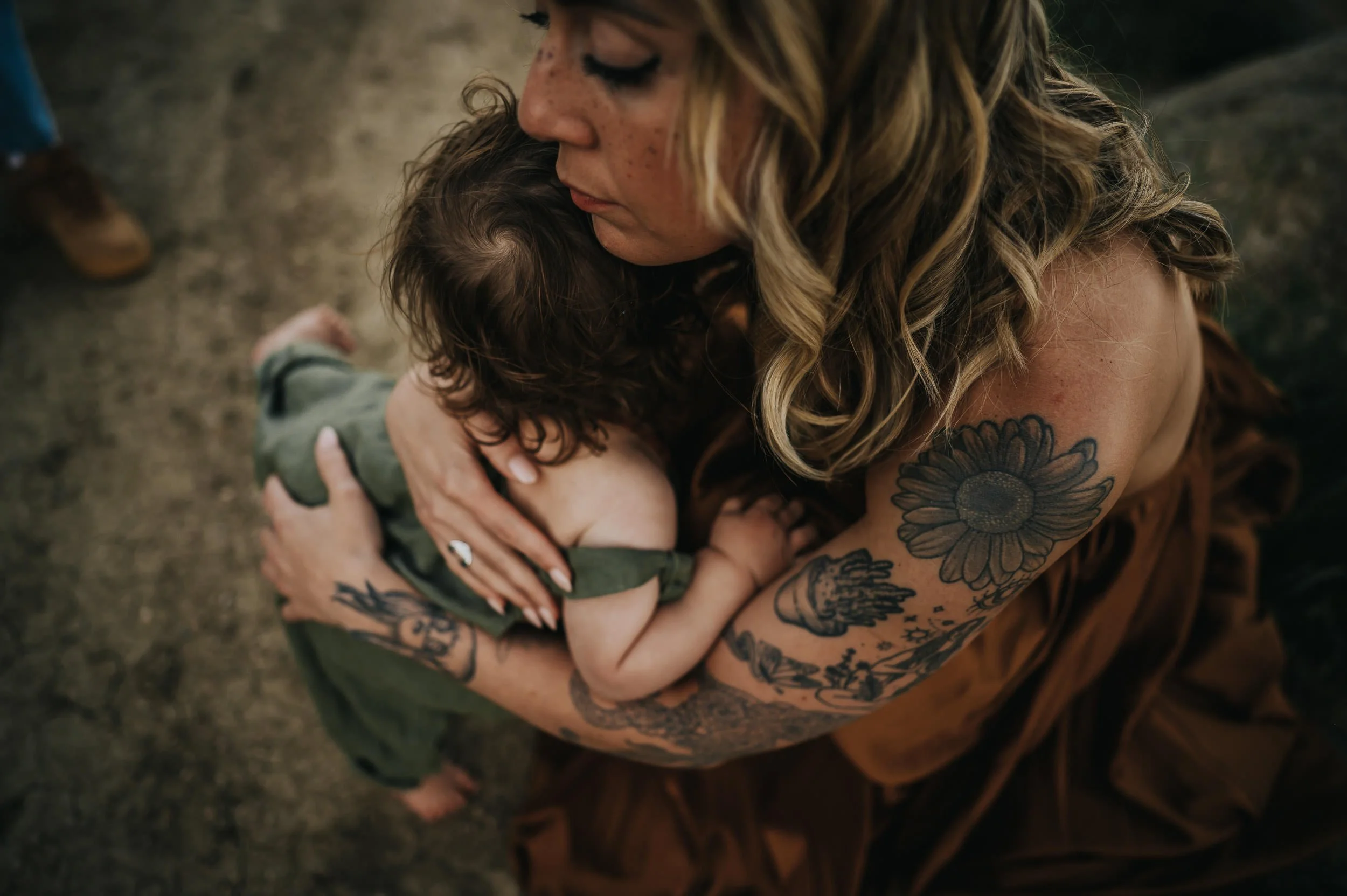 Relaxed family photography session in a natural Colorado Springs location