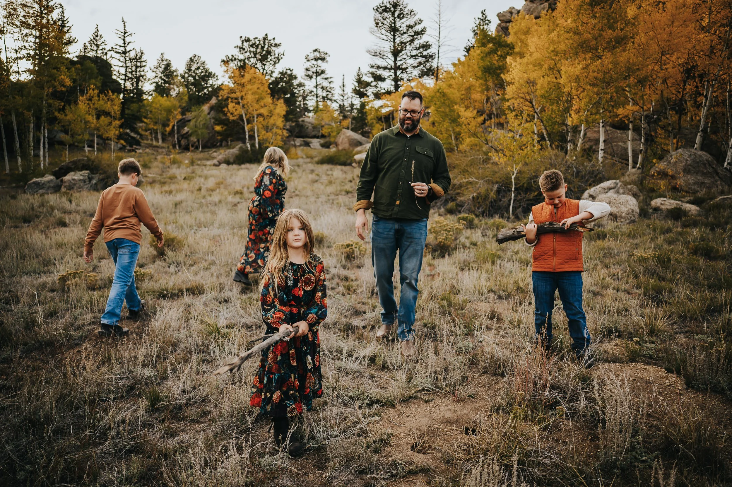 family-session-alpine-meadowFamily session at Mueller State Park with alpine meadow and fall aspen views.