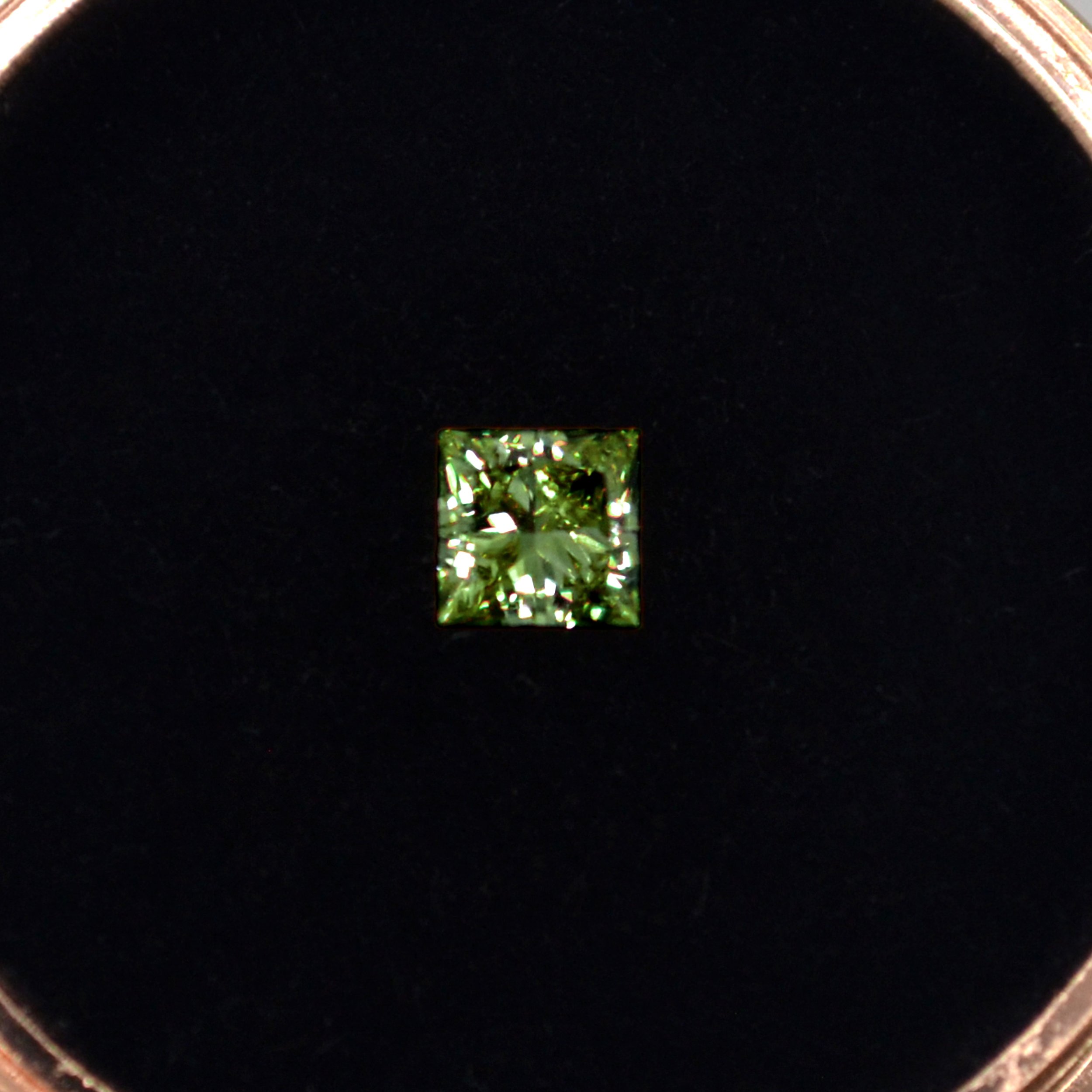 0.20_ct_(0.15-0.24_ct)_green_princess.JPG