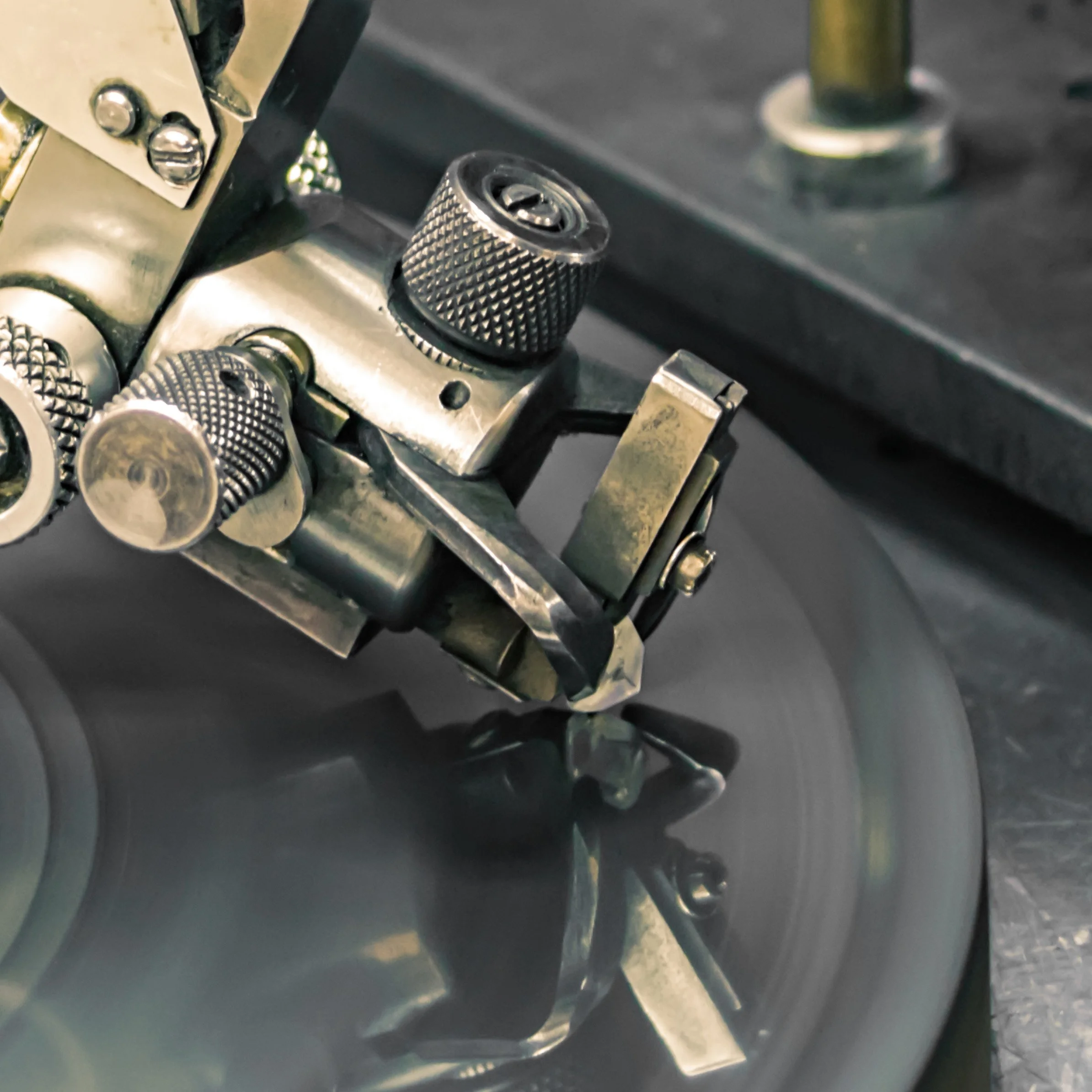 green lab-grown diamond formation