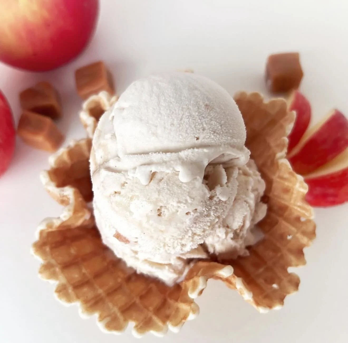 A great way to bring in the fall is to go apple picking and make apple pie! Or stop in and try a scoop of our Caramel Apple Pie! 

#caramelapplepie 
#applepicking 
#falltime 
#visitflx 
#fingerlakesicecreamtrail 
#steubenicecreamtrail 
#gafferdistric