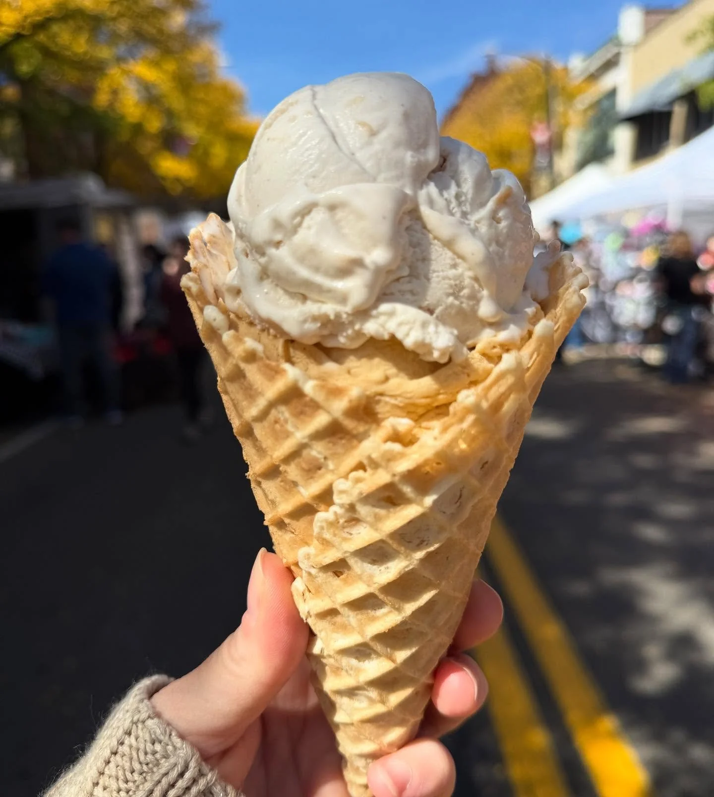 Celebrate Harvest Fest with a combo of Pumpkin and Caramel Apple pie ice cream in a homemade waffle cone.

https://www.gafferdistrict.com/event/harvest-2025/1388/

#harvestfest2025 
#livemusic 
#familyfallfun 
#fallicecreamflavors 
#applecidersorbet 