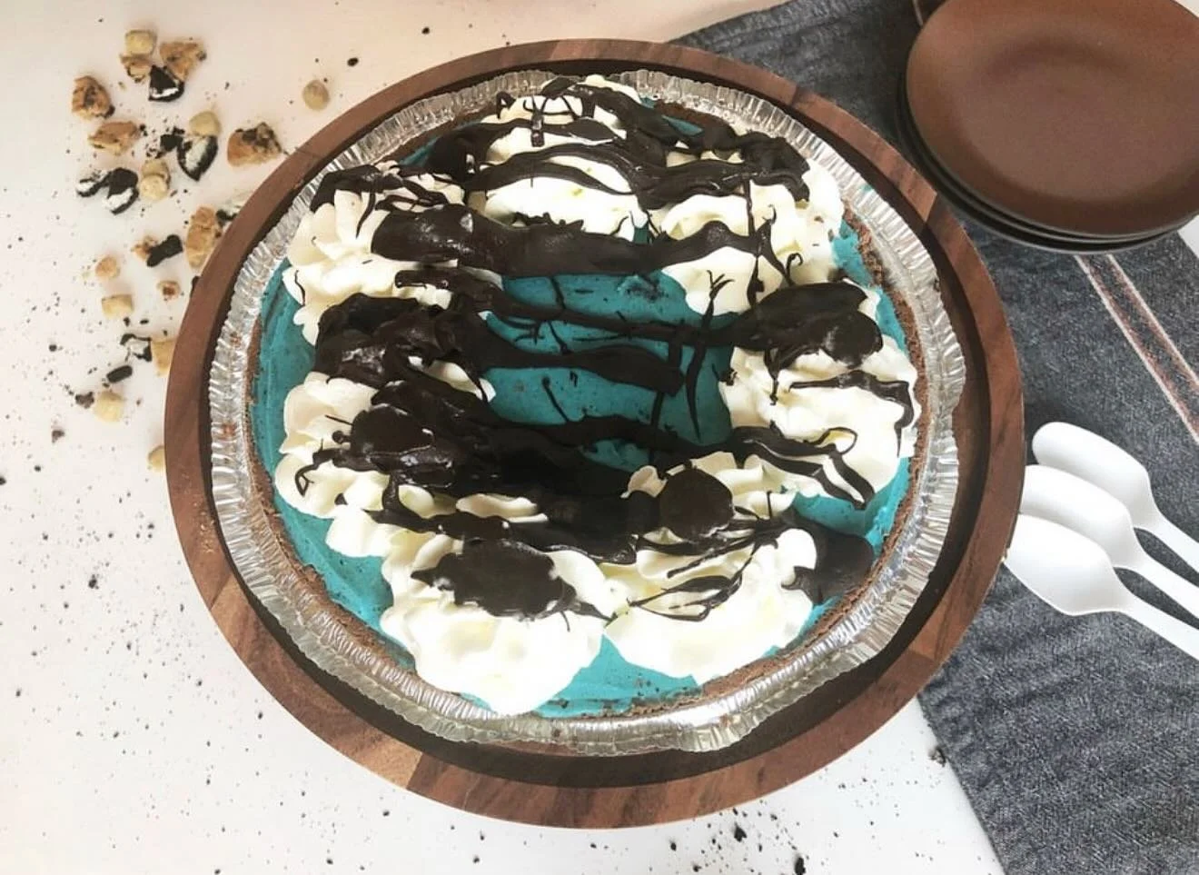 Thanksgiving isn&rsquo;t complete without ICE CREAM PIE! 
Preorder yours TODAY! Cookie Monster Lovers ice cream pie shown in picture. Tap the link in our bio for more options and to order. 

#thanksgiving 
#thanksgivingdessert 
#cookiemonster
#icecre