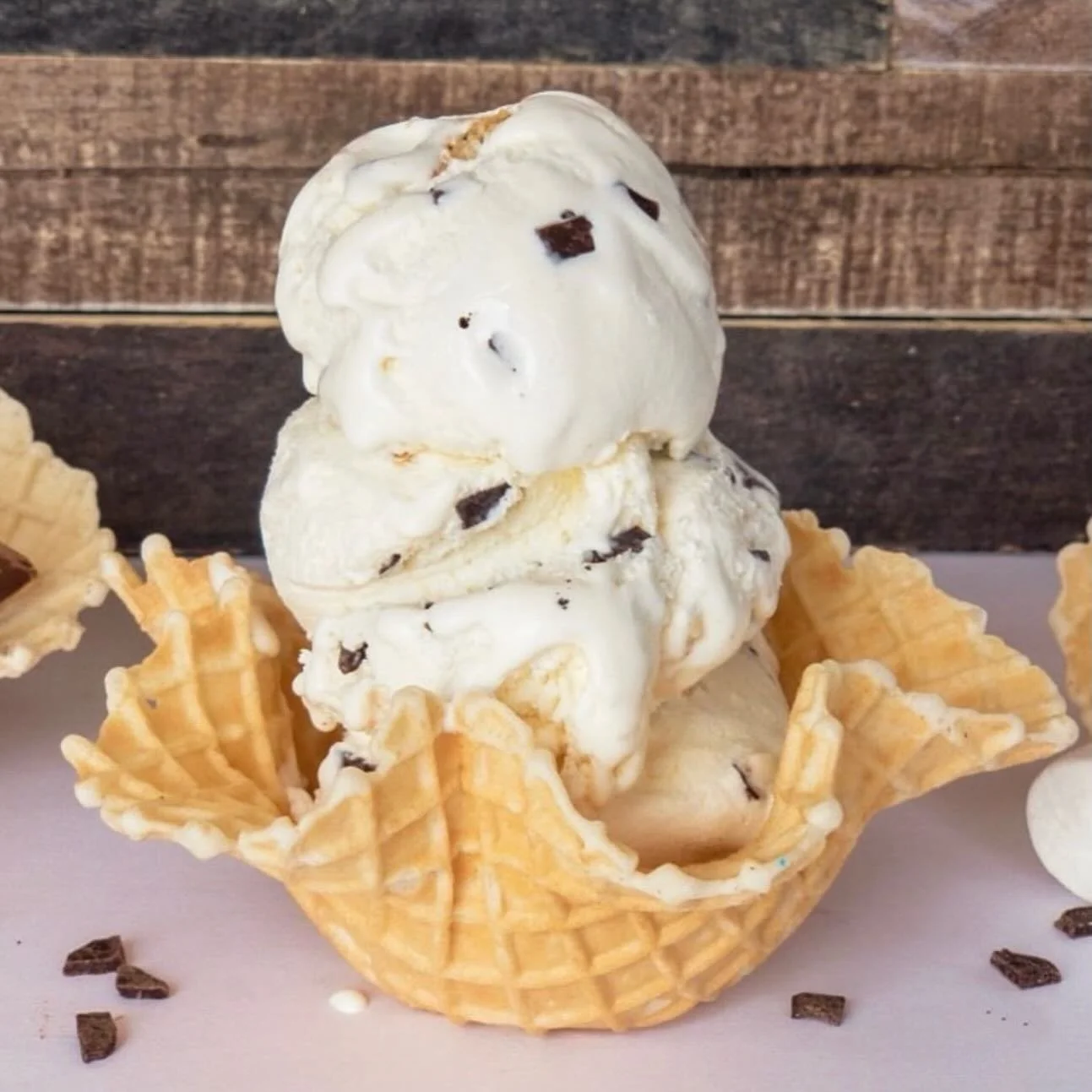 Rainy days = the ultimate excuse for comfort food. We have you covered! Escape the rain, step into our warm shop, and treat yourself to a scoop of S&rsquo;mores&mdash;a fluffy marshmallow ice cream packed with graham cracker crunch and rich chocolate