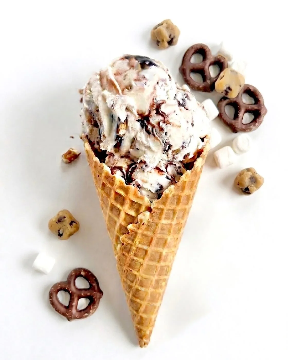 Celebrate the Corning Painted Post Senior Class this month with our newest flavor: No S&rsquo;more School! 🎓🎉
We&rsquo;ve mixed up a creamy marshmallow ice cream with a rich fudge swirl, loaded with mini cookie dough pieces and mini chocolate cover