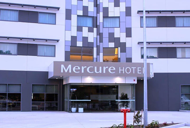 external image of hotel near airport