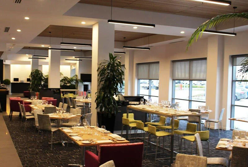 dining room in hotel near airport
