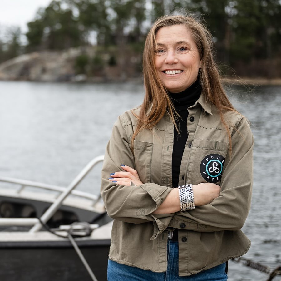 So glad I finally got to work with my former colleague Annika, who runs her own business @trogenhavet ⚓️ If you&rsquo;re looking to learn how to drive a motorboat in the stunning Stockholm archipelago, Annika is the one to call!🤩