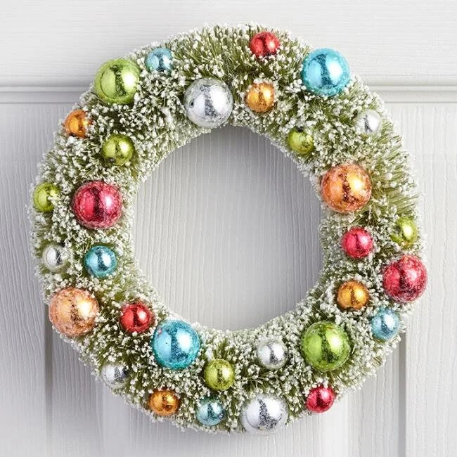 Retro Bottlebrush Wreath