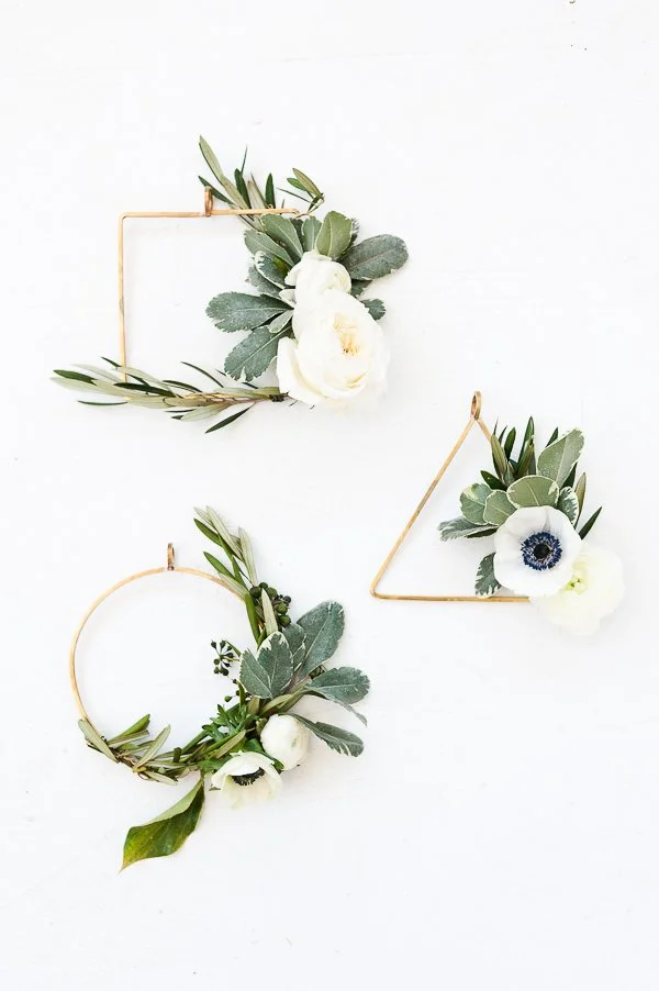 The Asymmetrical Holiday Wreath DIY