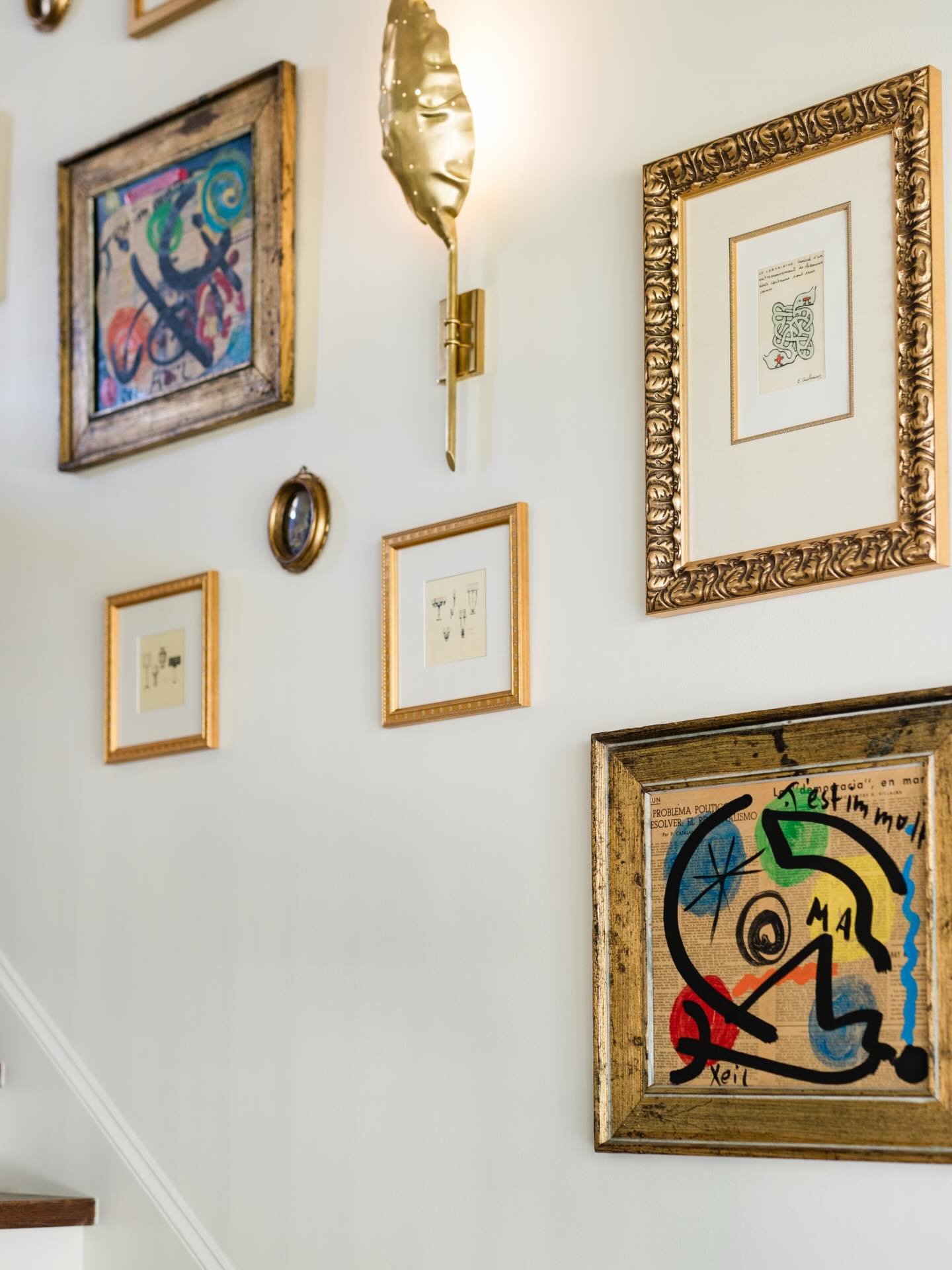 The spaces between rooms are often where the home reveals its character. What is yours saying about you? 🖼️

Interiors: @sherrelldesignstudio 
Image 1 &amp; 2: @madelineharperphoto 
Image 3: @cateblackofficial