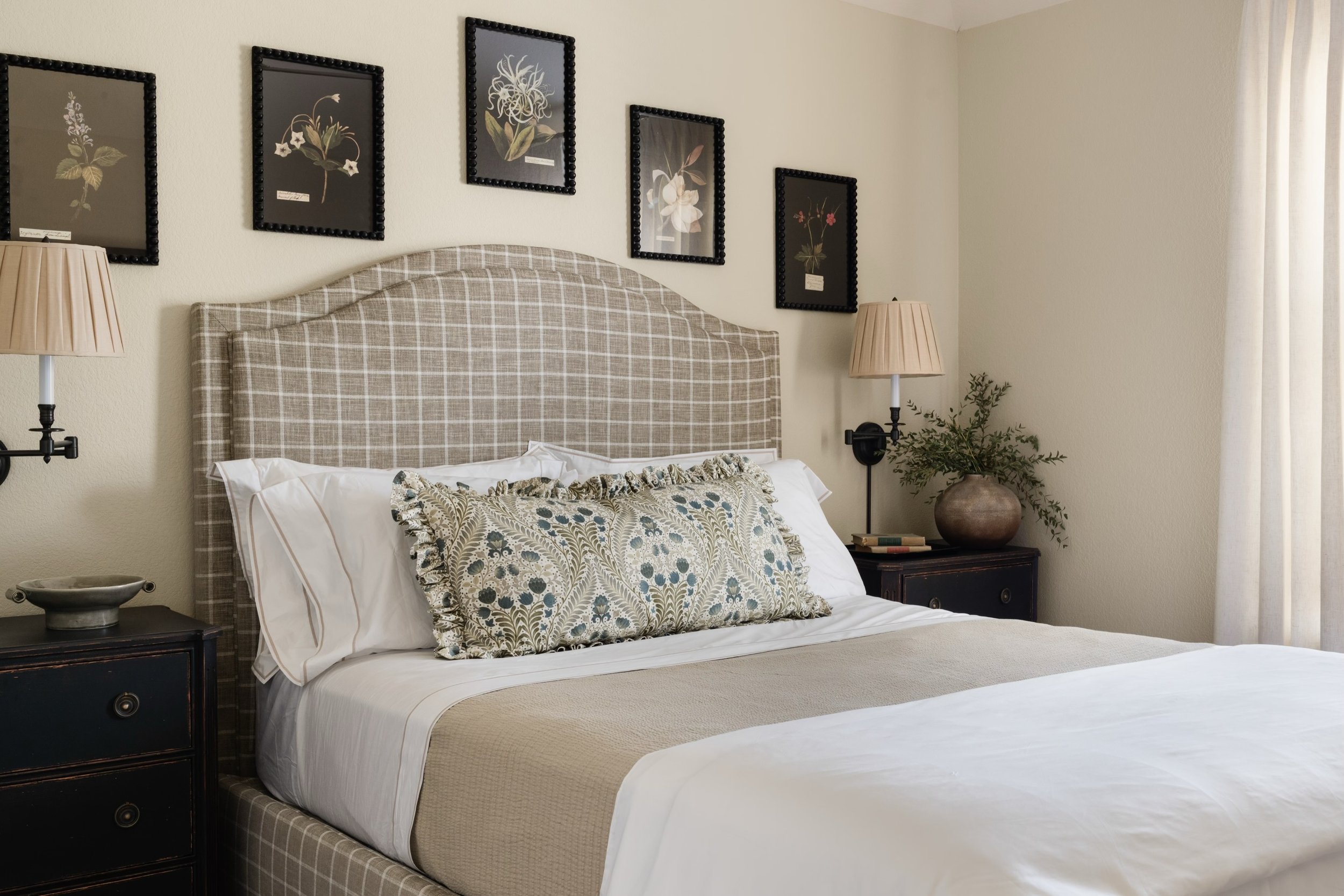 The rooms a guest sees are the rooms that reveal the most about how a family lives.

This guest suite in this family home received the same consideration as every space meant for daily use. Not an afterthought tucked at the end of a hallway, but a ro