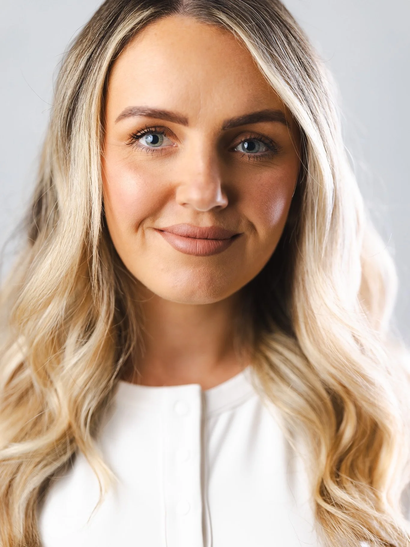 It was wonderful to have @jodiegillmakeup in the studio for a branding shoot this week.  Not her natural environment to be in front of the camera, but she smashed it out like it wasn&rsquo;t a thing!

#photoshoot #studiophoto #branding #headshot #por