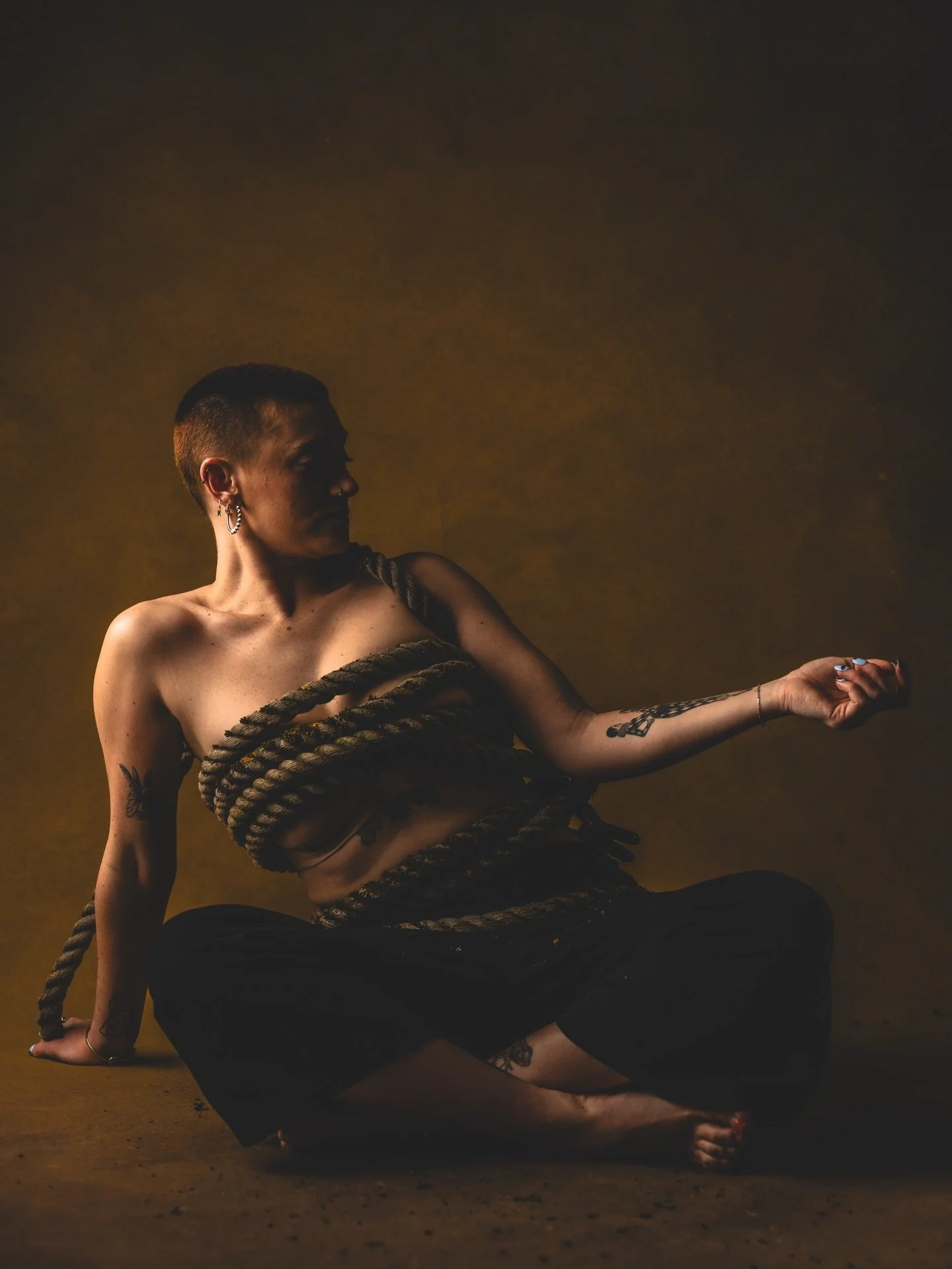 So what happened was I was working at Wortley Hall and the gardener dude was like &lsquo;anyone want this rope?&rsquo; And well then this happened.

@beff57 been all dramatic and @laurenmaerowland with tremendous assistance