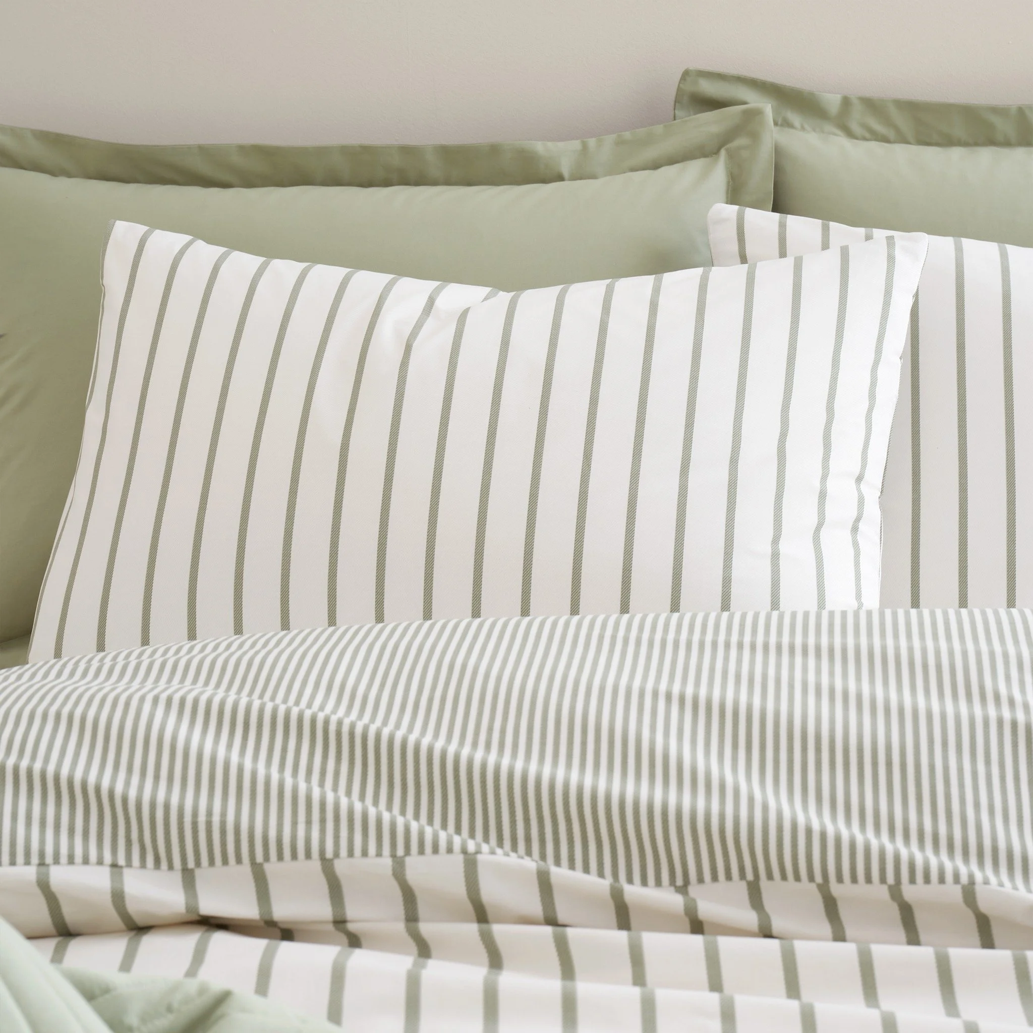 Effortless elegance for your sleep sanctuary 
This classic stripe bedlinen combines timeless design with pure comfort. Crafted from 200 thread count percale cotton, it offers a beautifully soft and breathable feel, perfect for nights of restful luxur