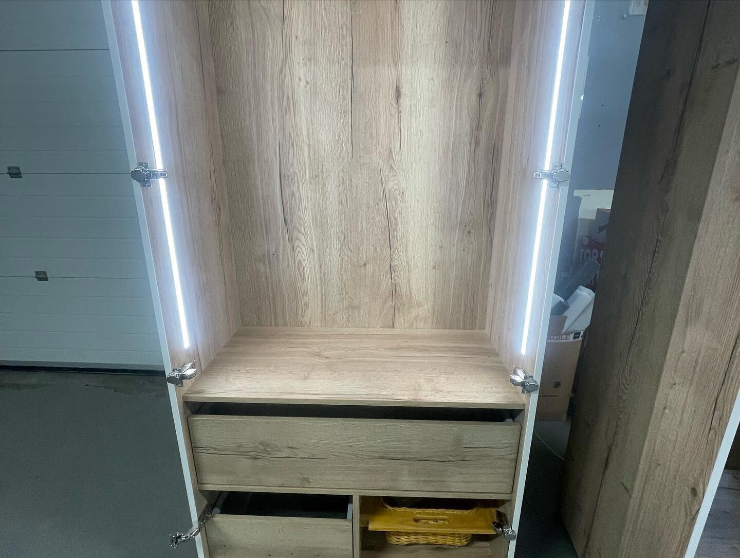🤩 Bespoke kitchen alert 🤩

We always test our factory fitted lighting before delivery. This bespoke pantry is ready to have full length made to order painted shaker doors fitted  in Porcelain. 

The Natural Halifax Oak units are framed with a 2mm e