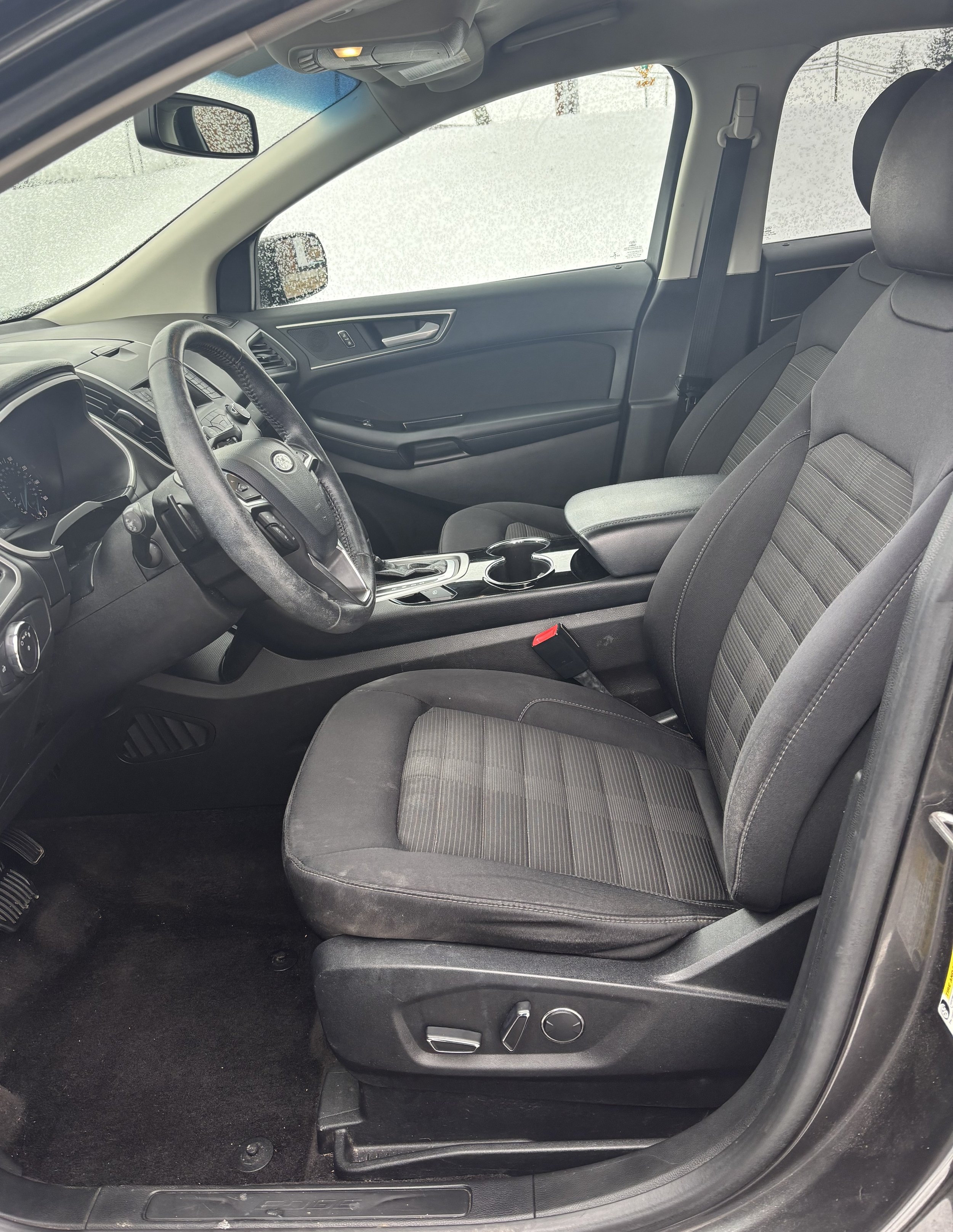 2018 Ford Edge Inside DS.jpg